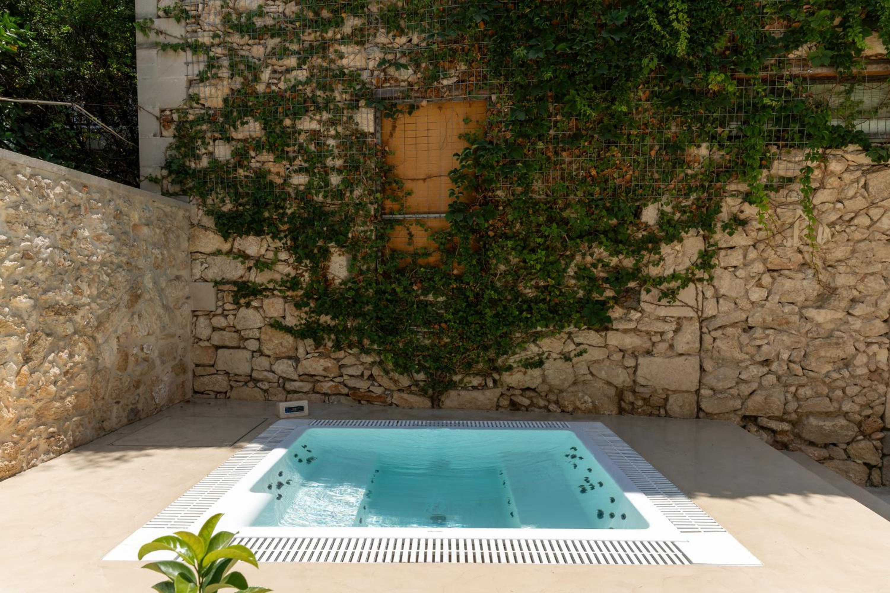 Three-Bedroom Villa photo 3