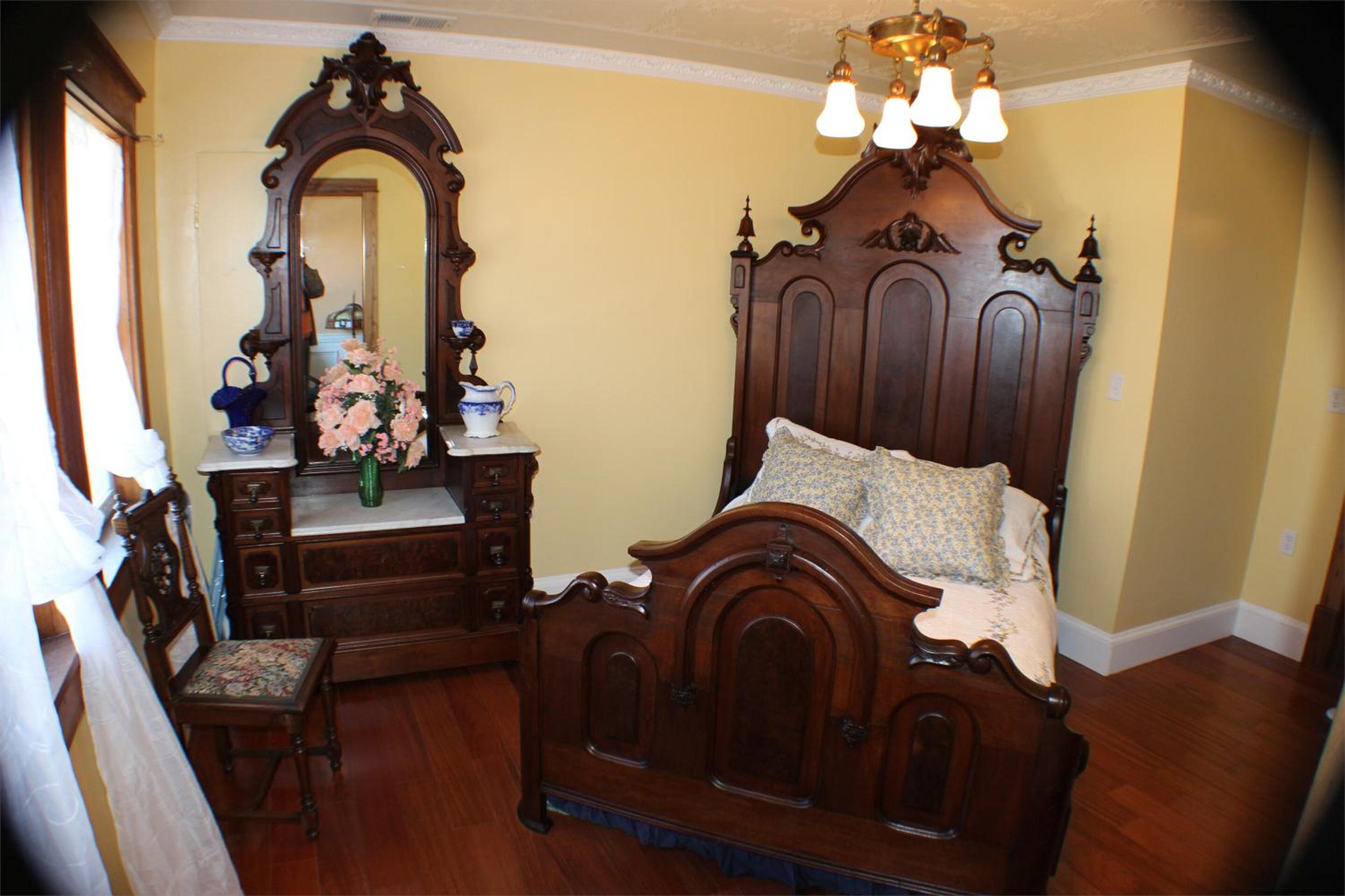 Standard Queen Room photo 2