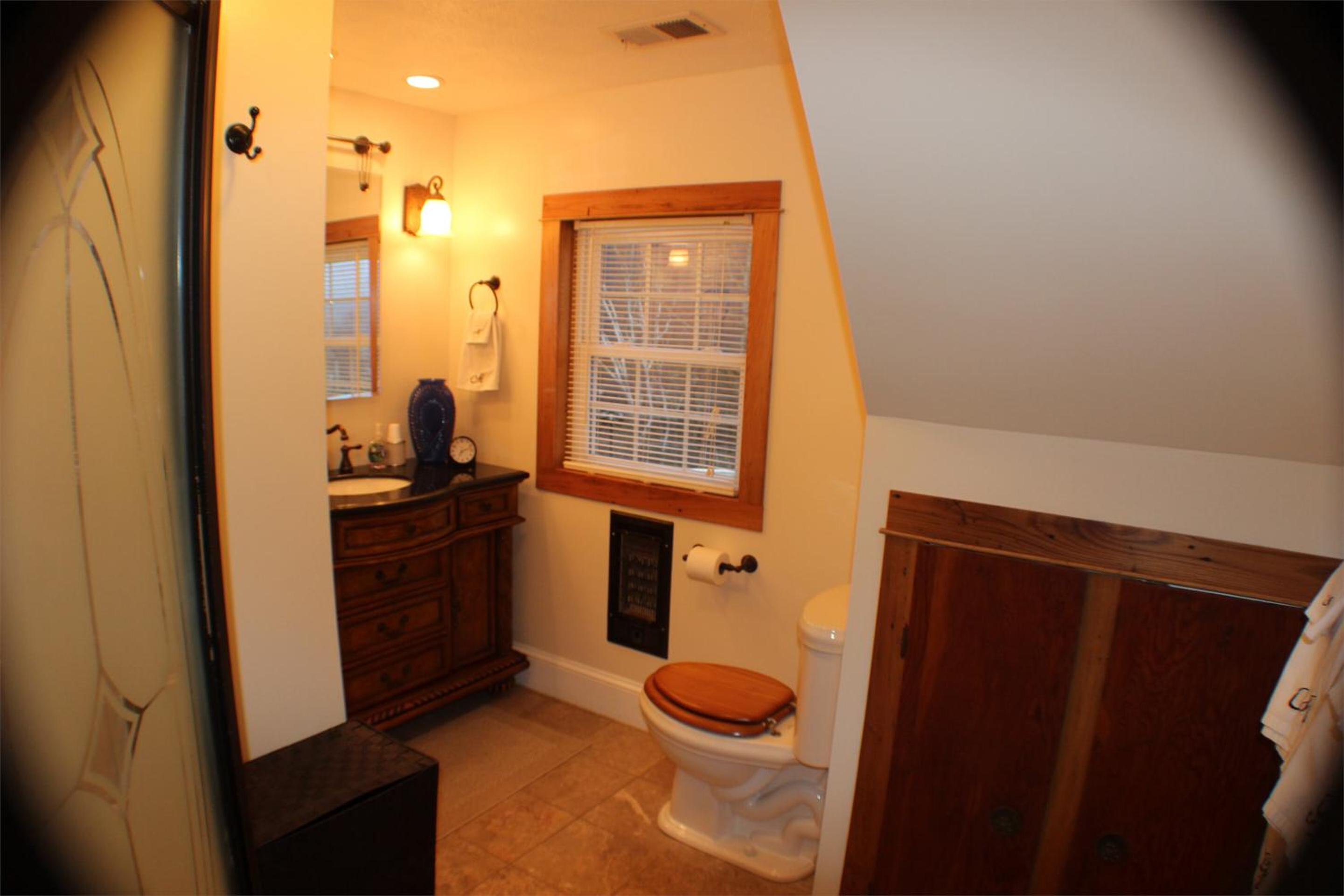 Standard Double Room With Shared Bathroom photo 2