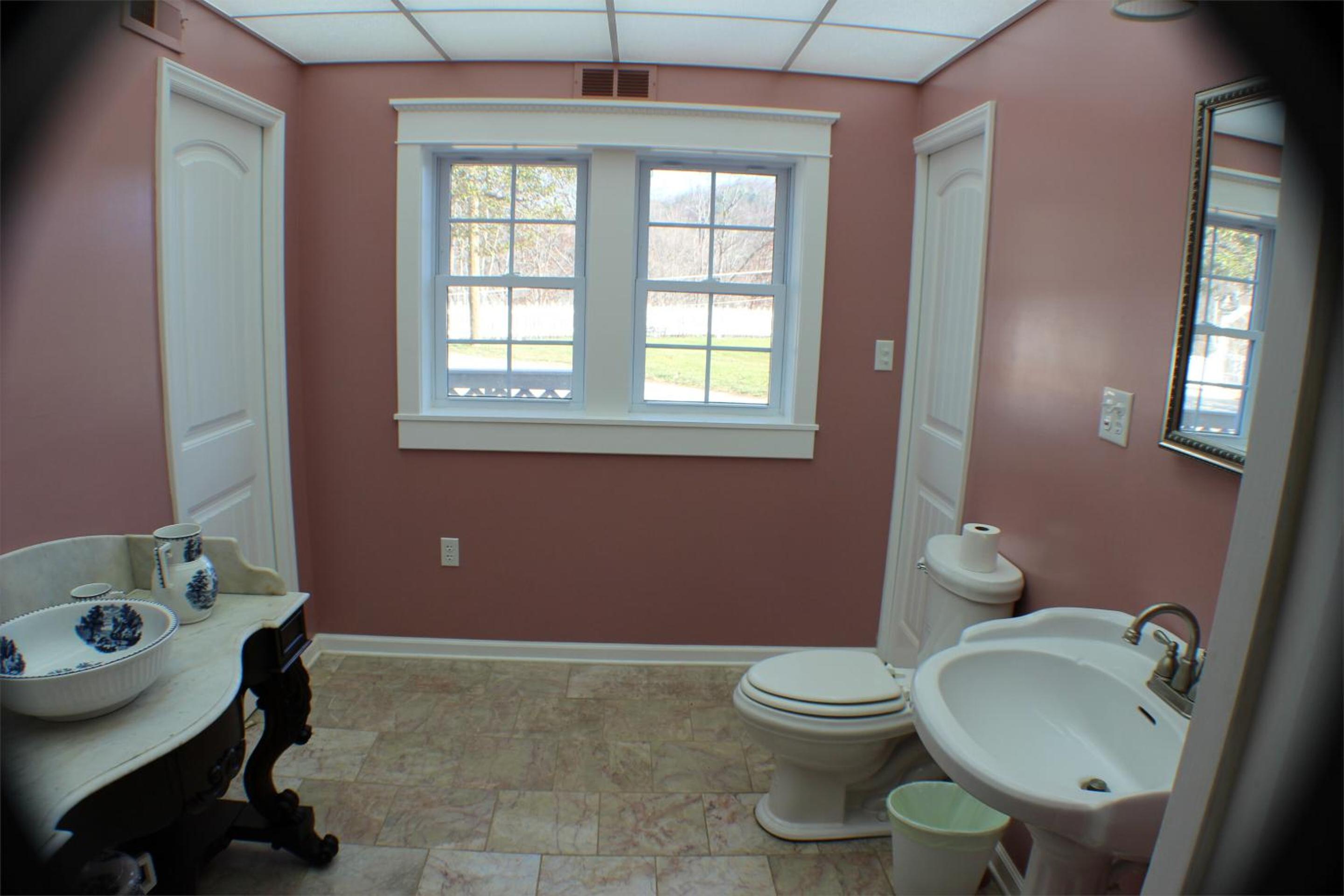 Standard Double Room With Shared Bathroom photo 3