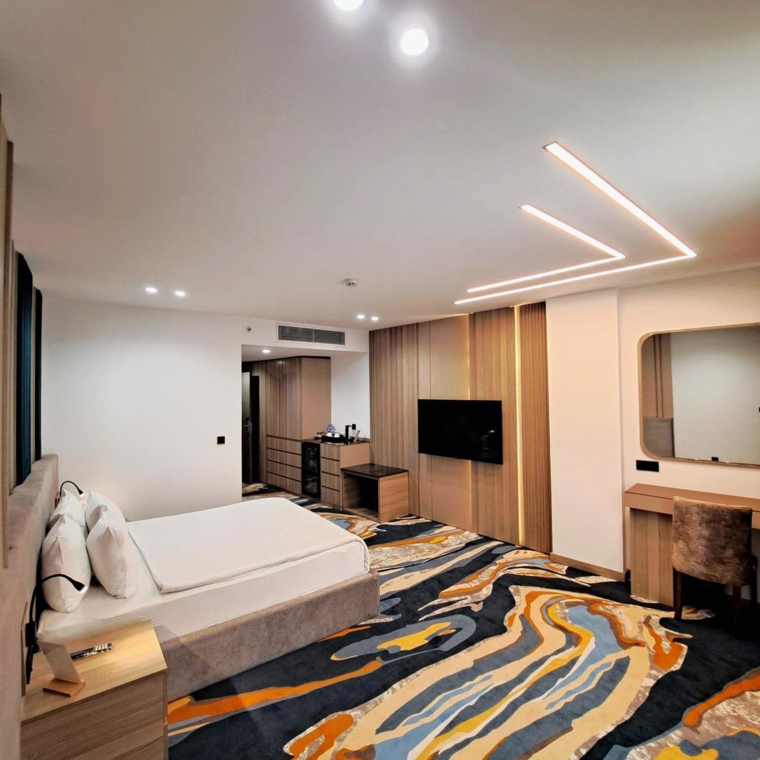 Deluxe King Room photo 3