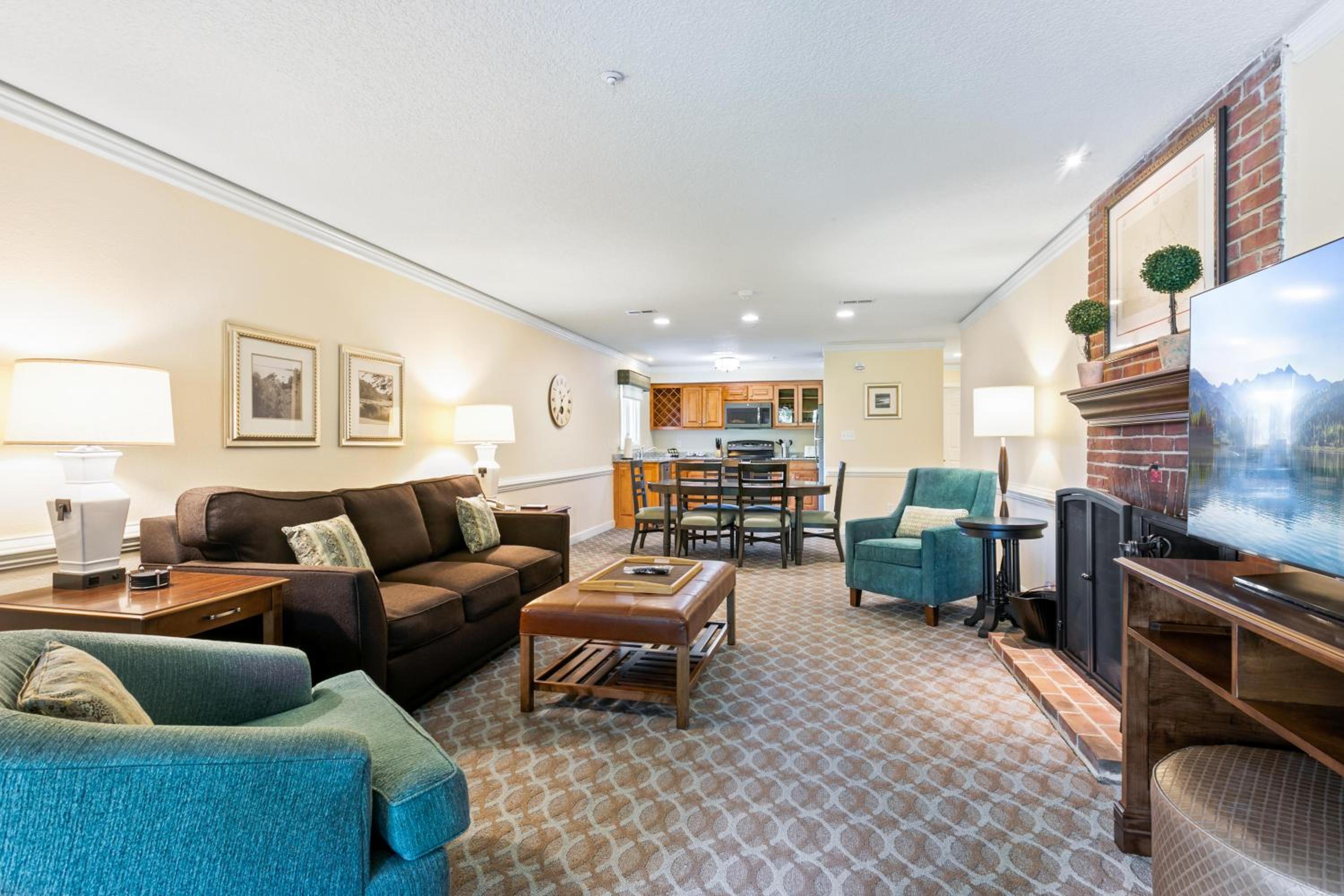 Deluxe One-Bedroom Condo