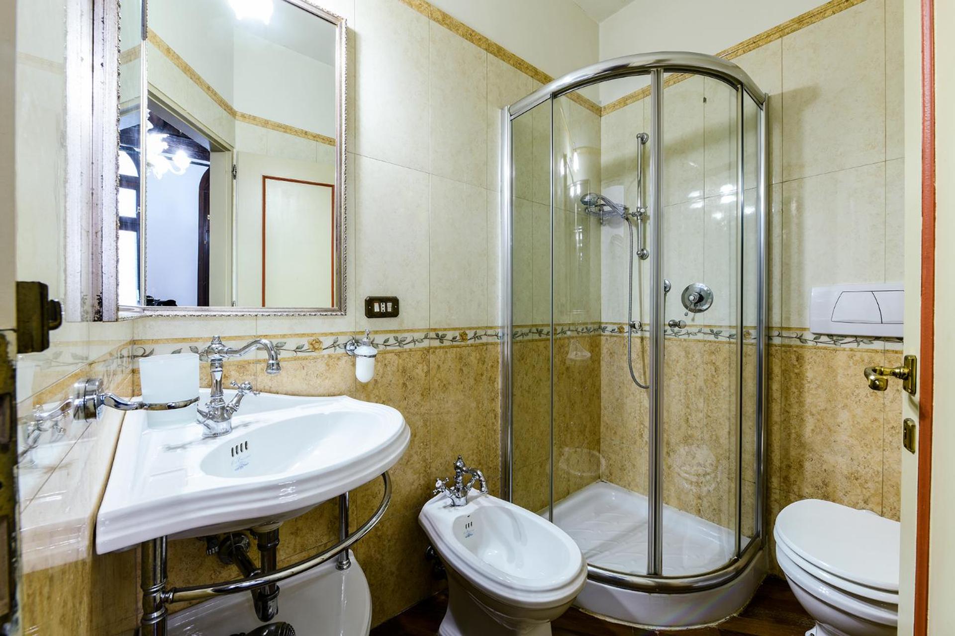 Double Room with Private Bathroom photo 2