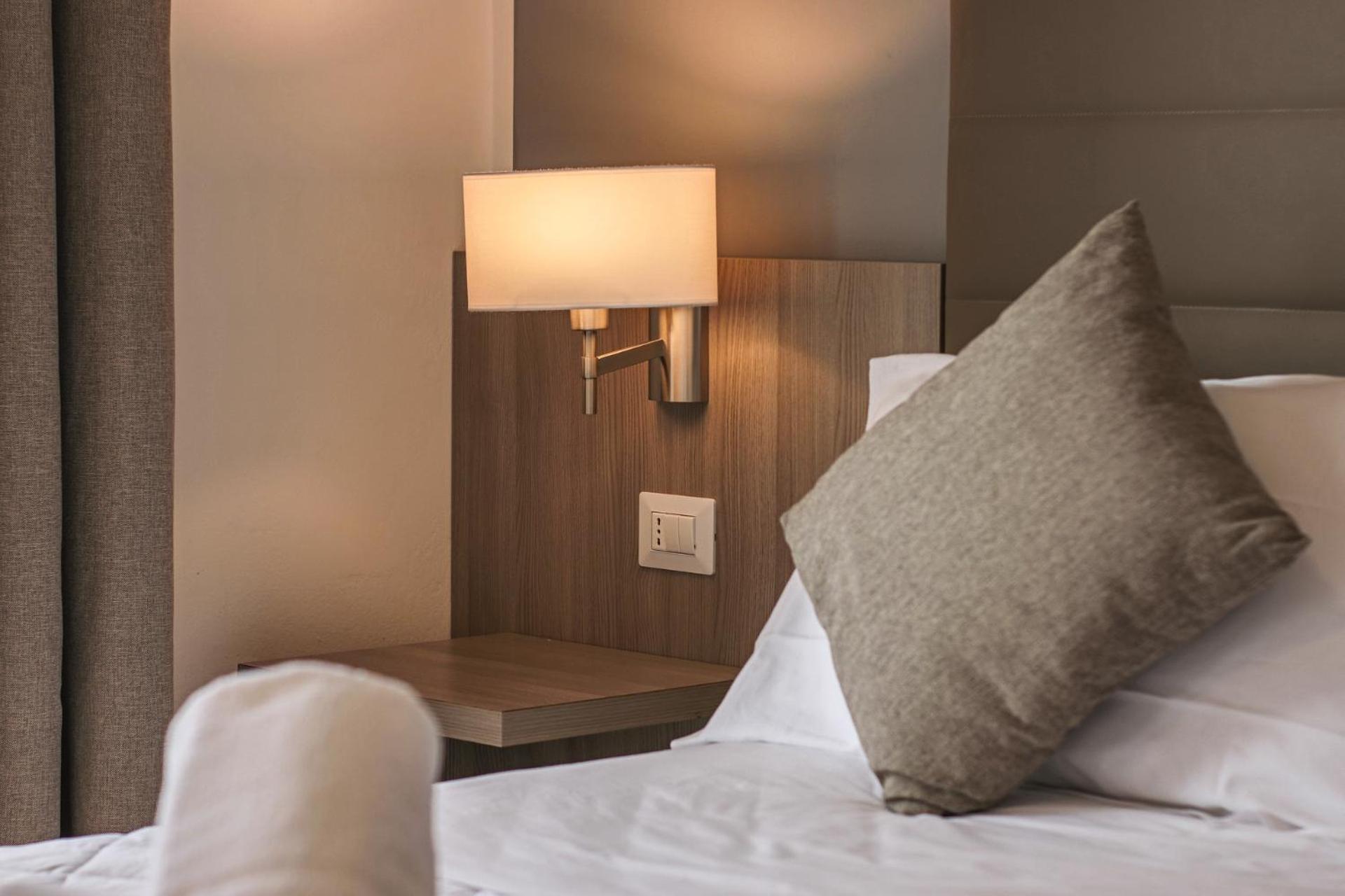 Triple Room with Partial Sea View photo 3