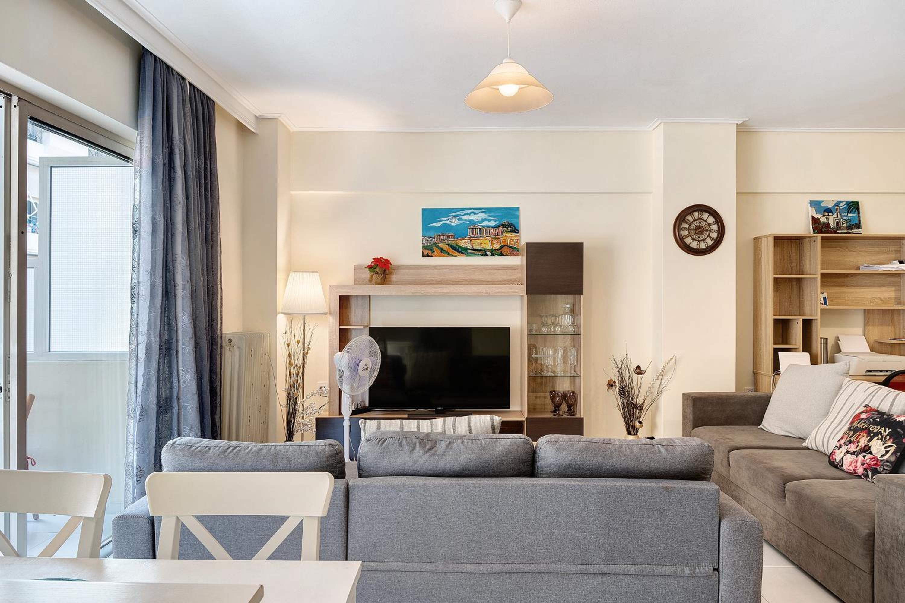 Two-Bedroom Deluxe Apartment with Balcony