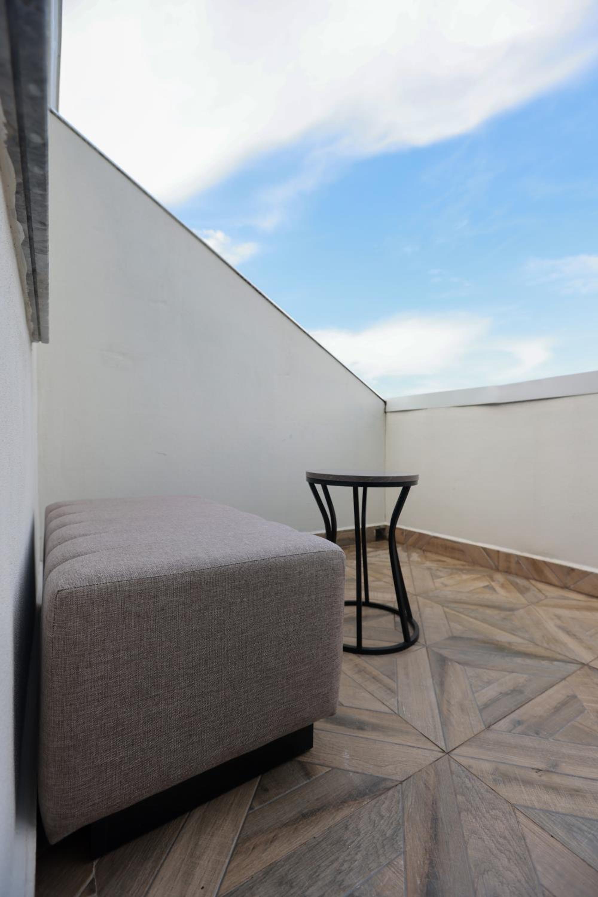 Double Room with Balcony - Photo 4