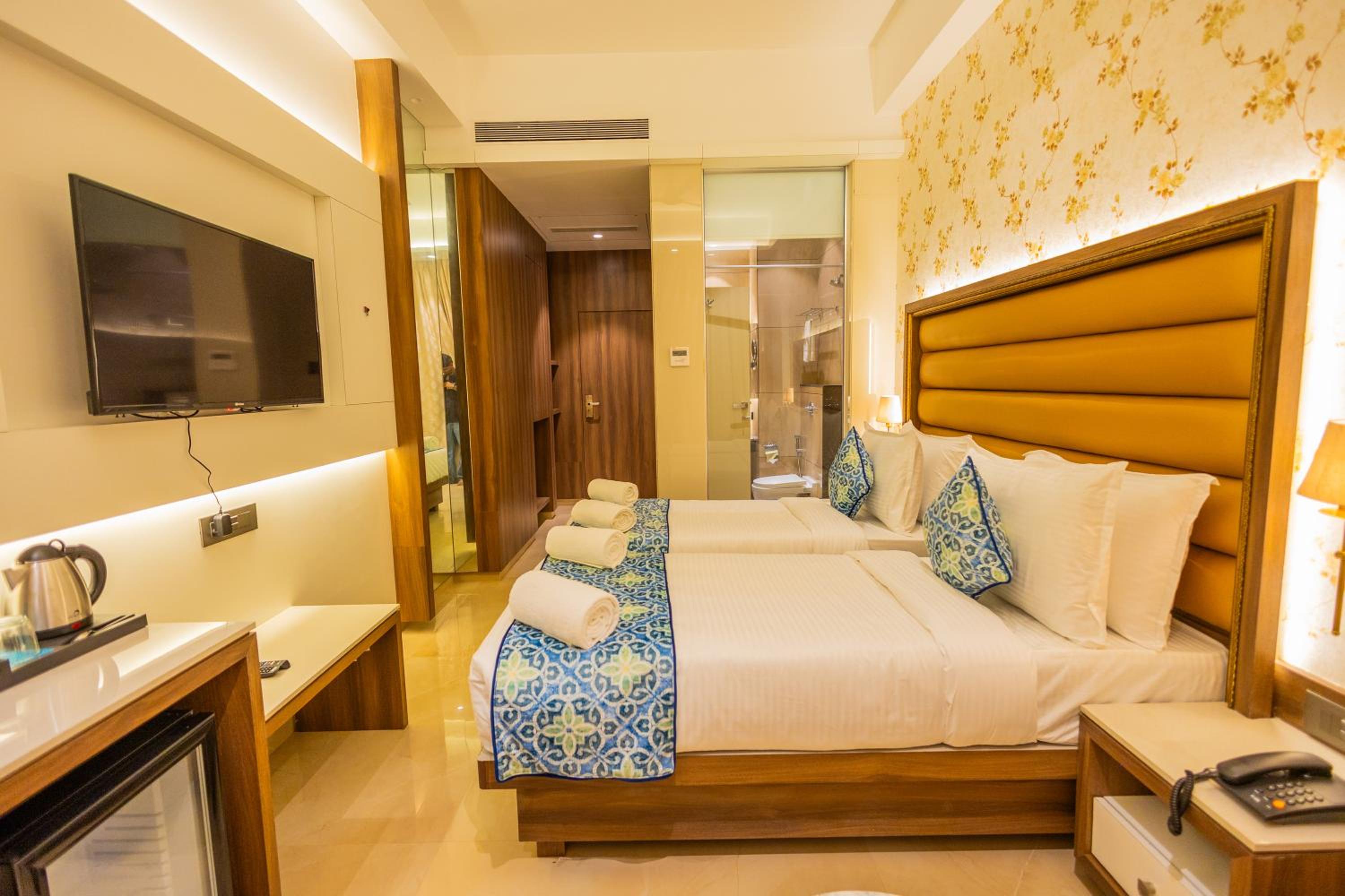 Superior Deluxe Double Or Twin Room  photo 2