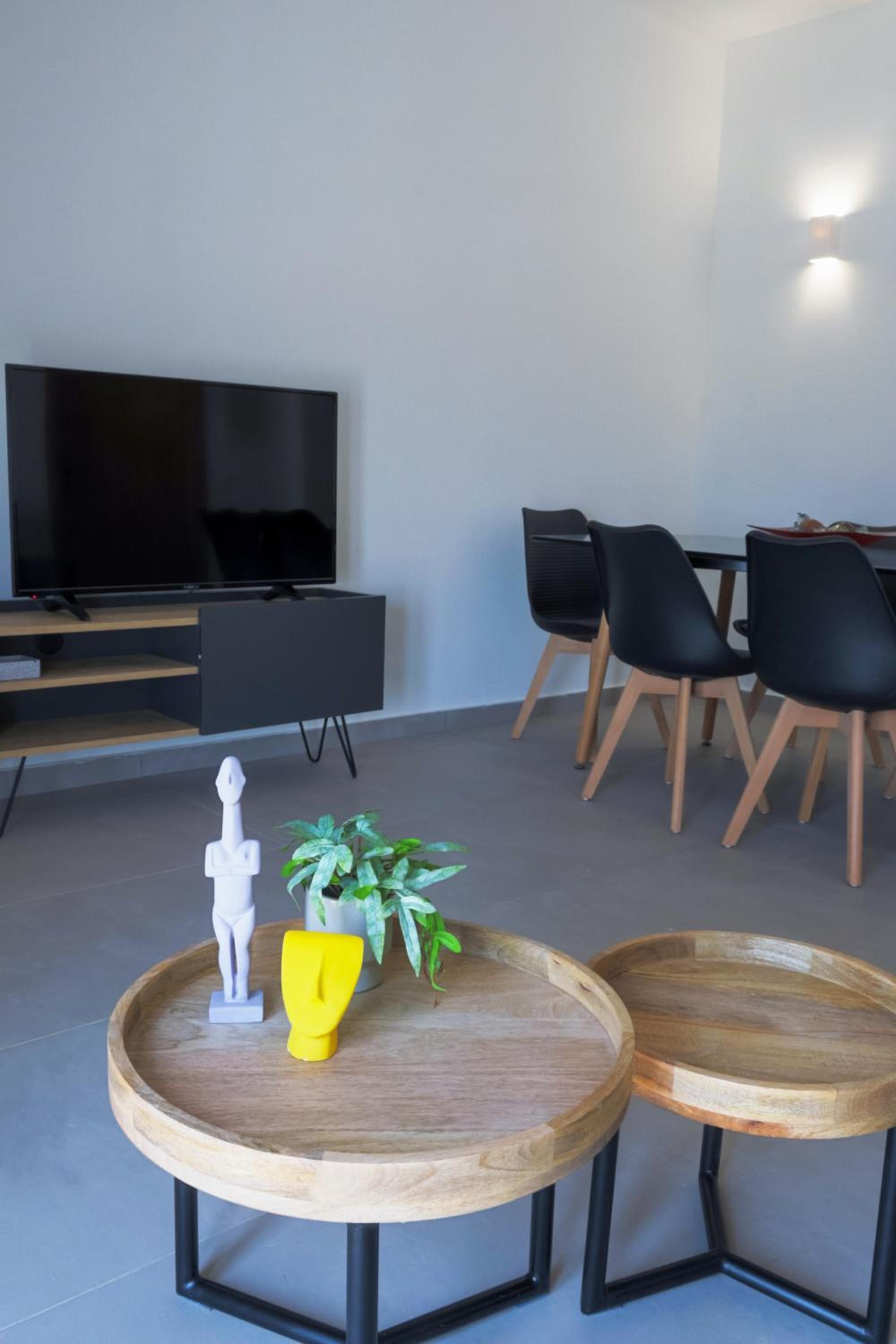 Three-Bedroom Premium Apartment photo 2