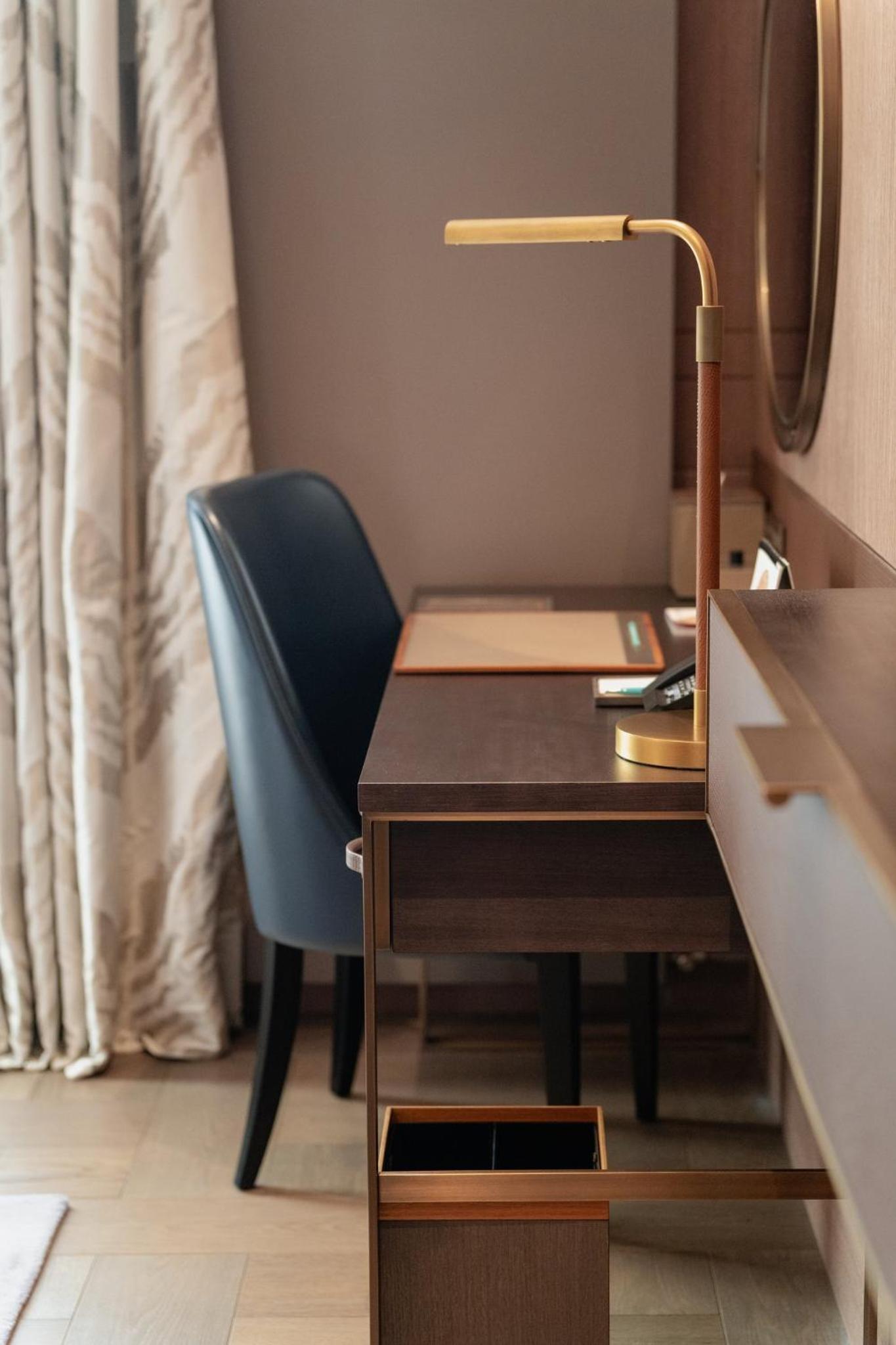 Accessible - Lake View Junior Suite - Photo 3