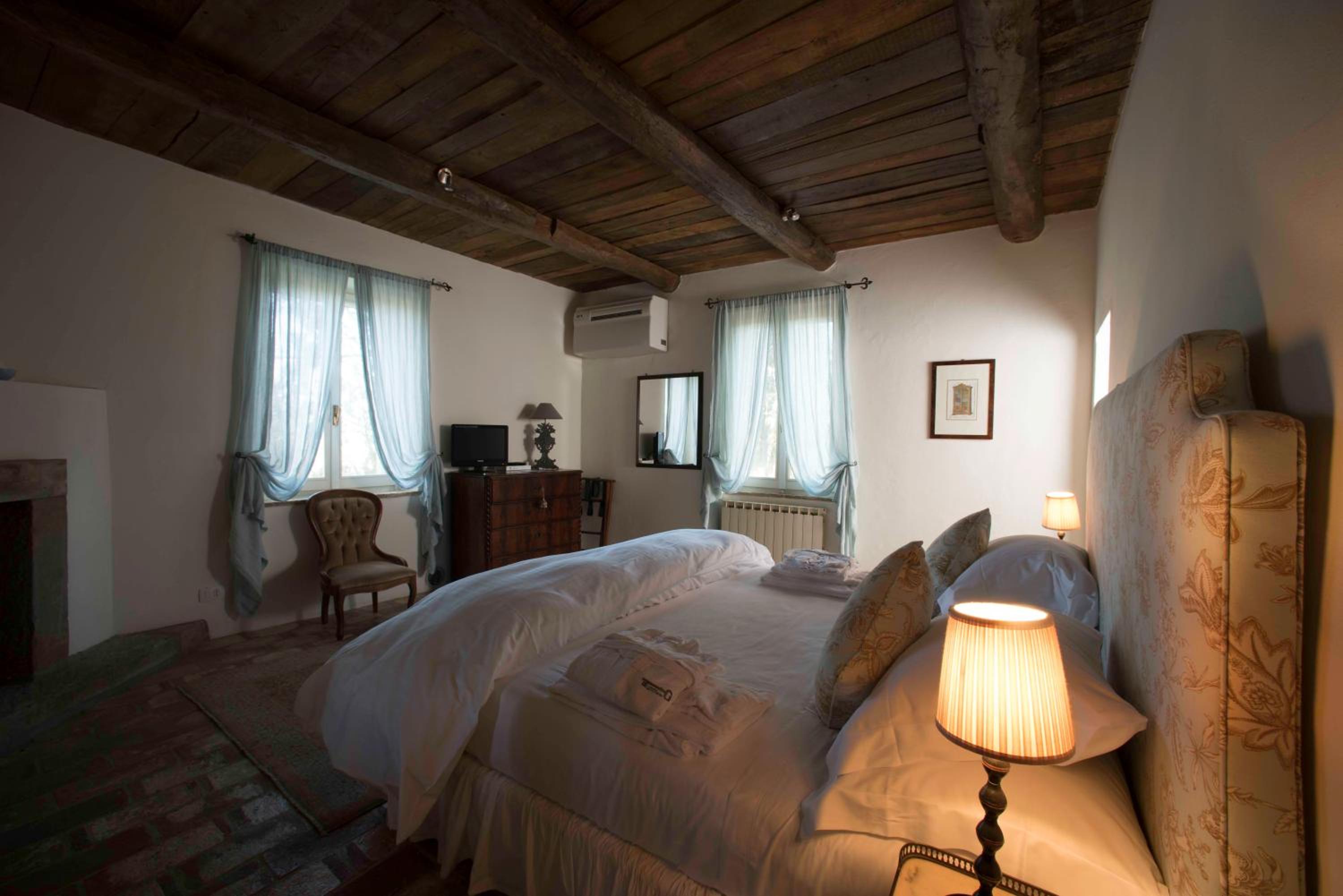 Classic Double Room - Photo 9