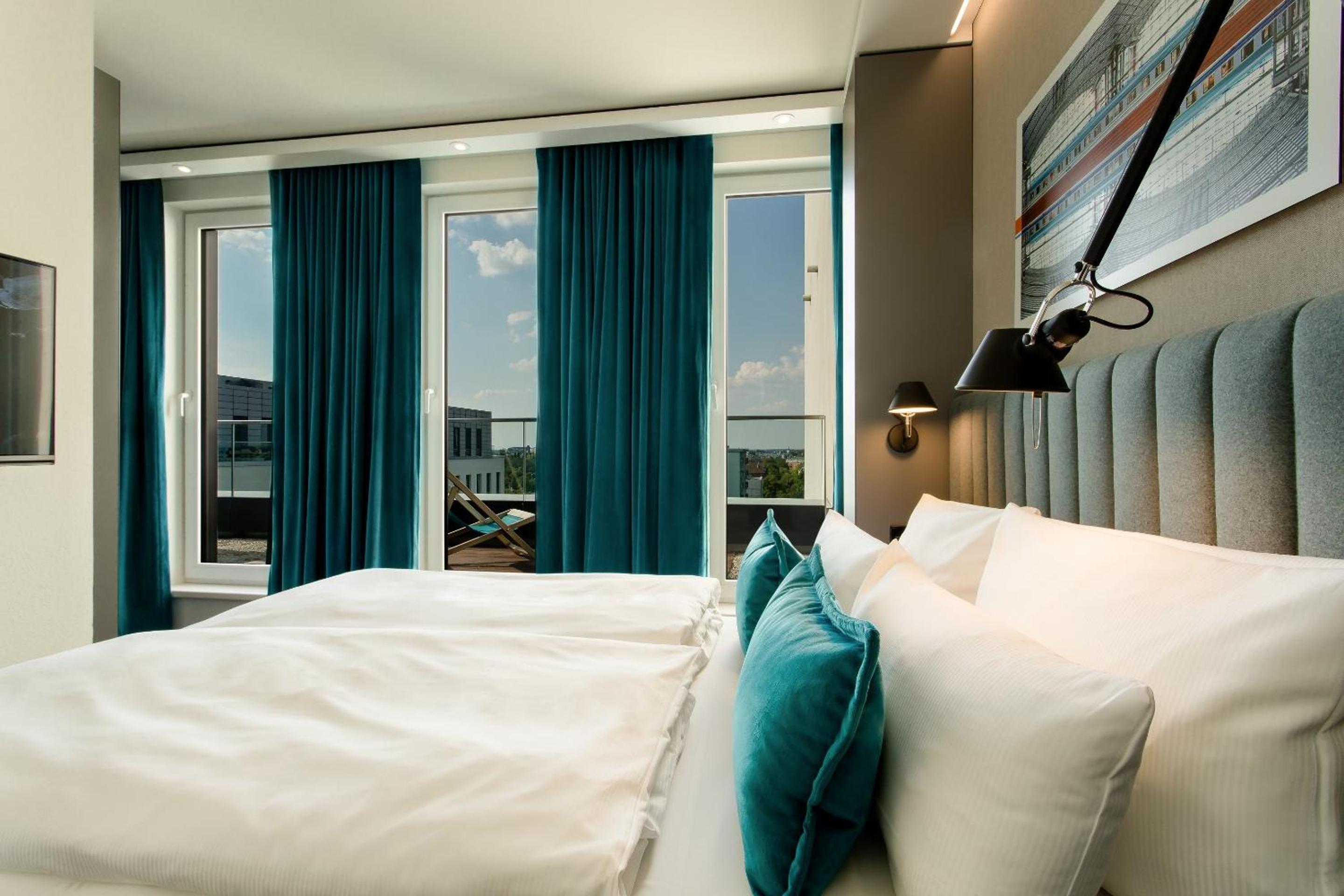 Room with King Size bed photo 2