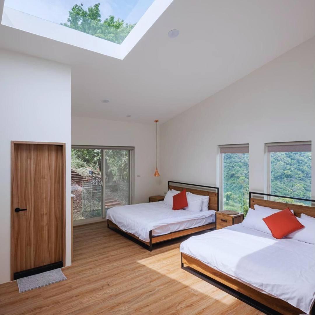 Quadruple Room with Lake View photo 2