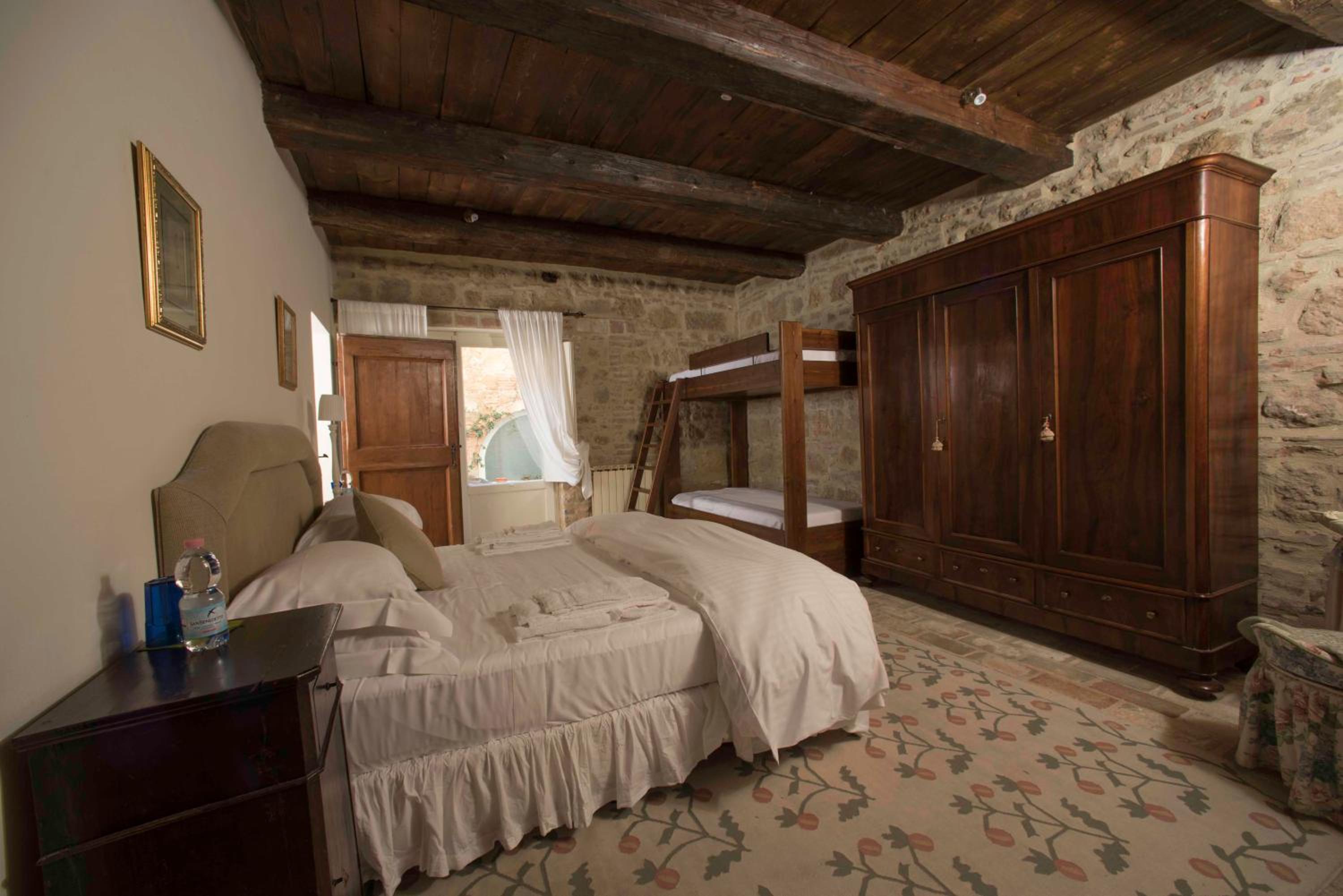 Superior Family Room - Photo 1