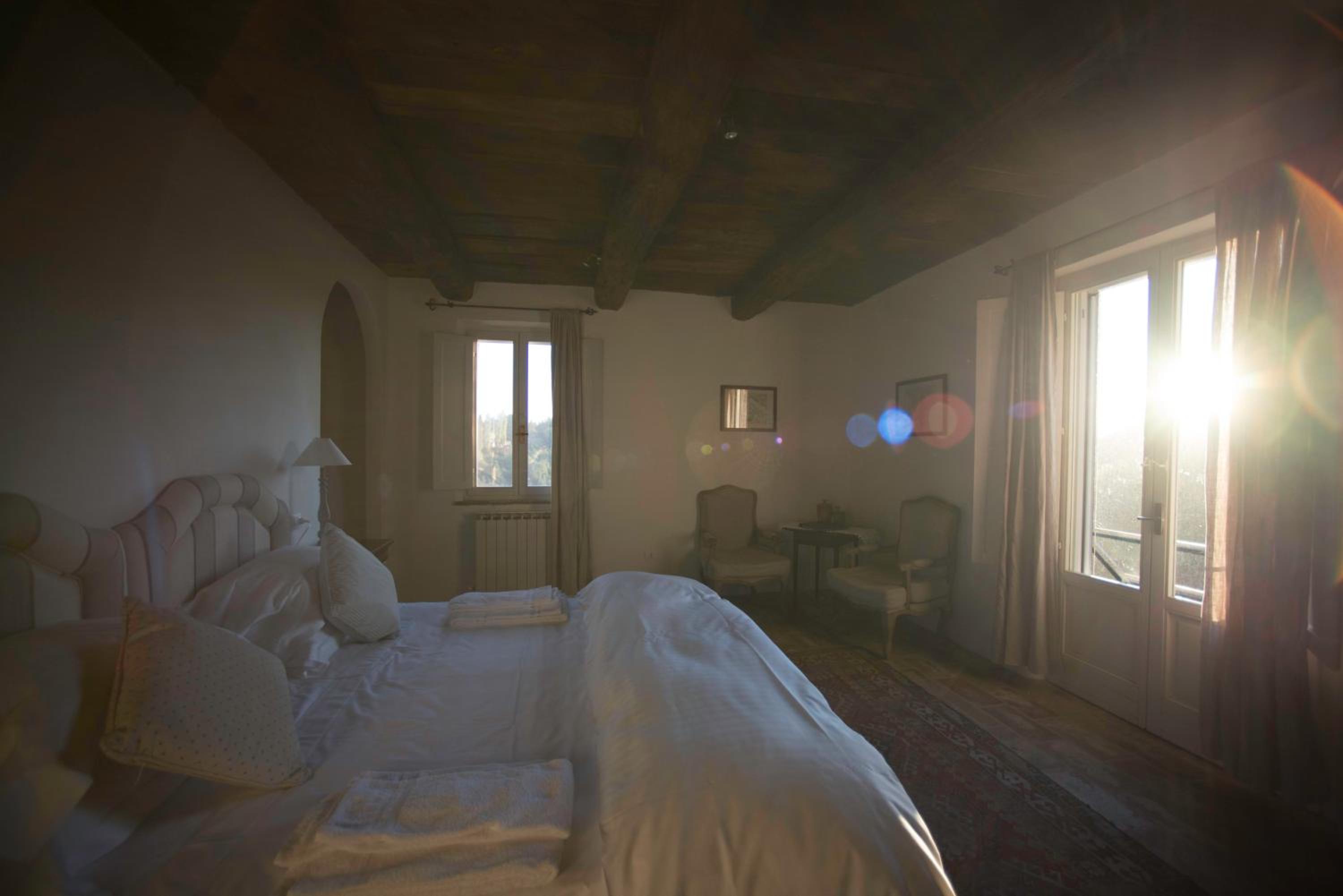 Deluxe Double Room - Photo 8