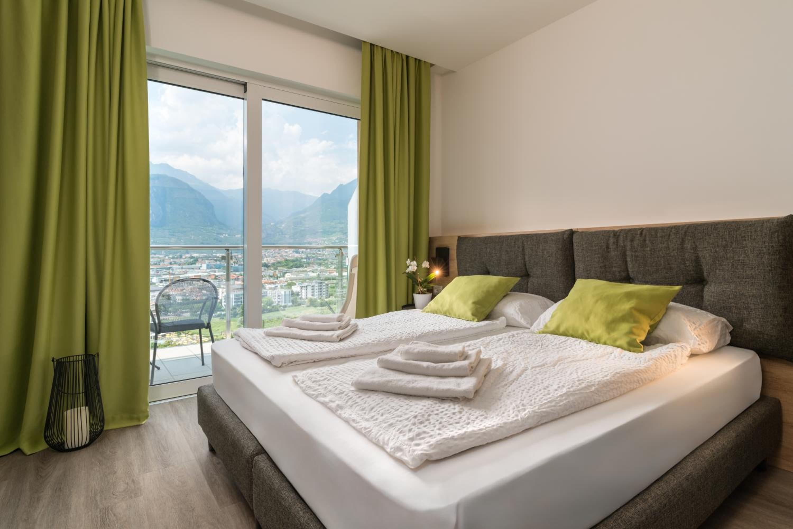 Junior Suite mit Balkon und Seeblick