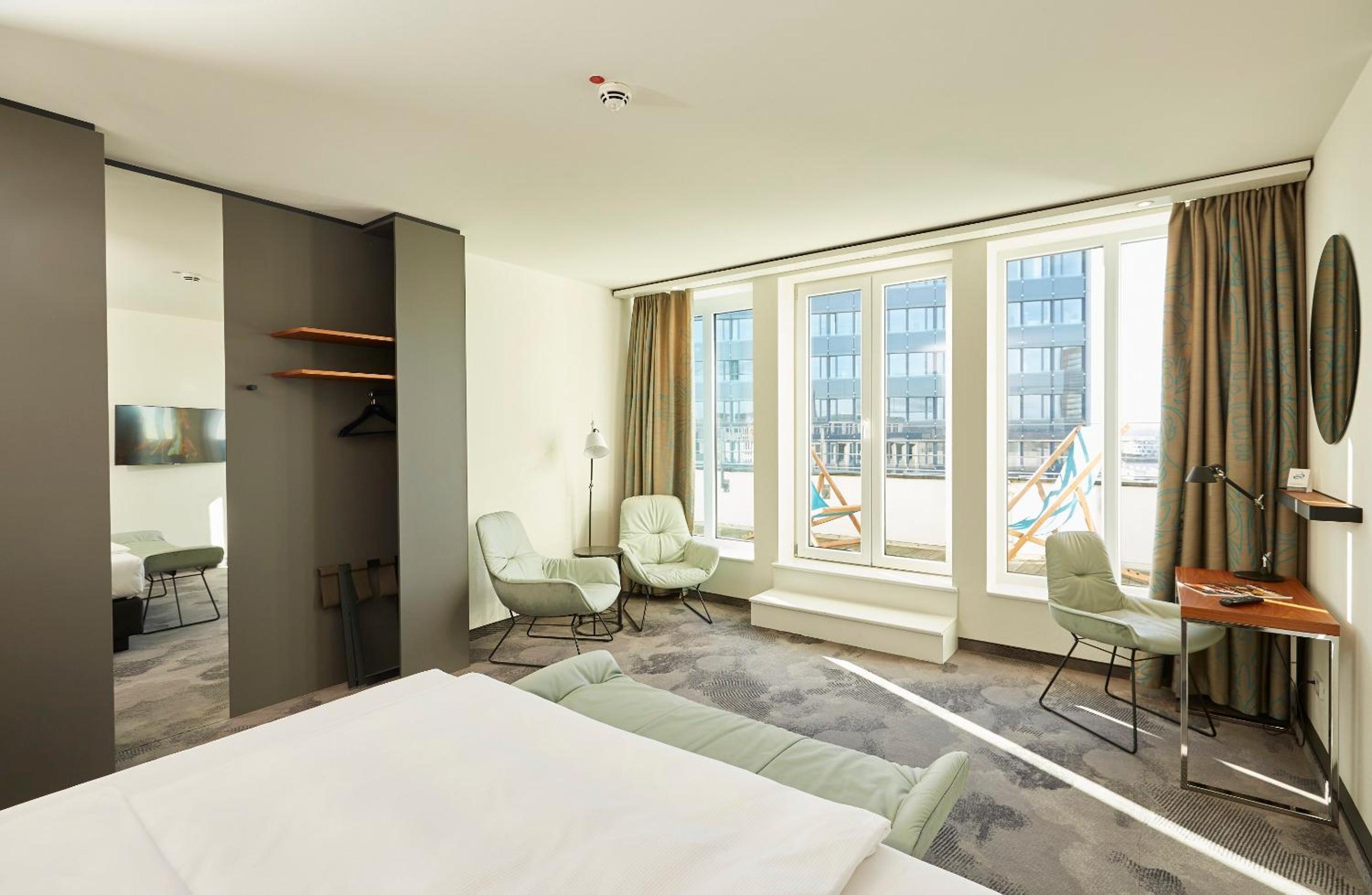Superior Double Room with Balcony photo 1
