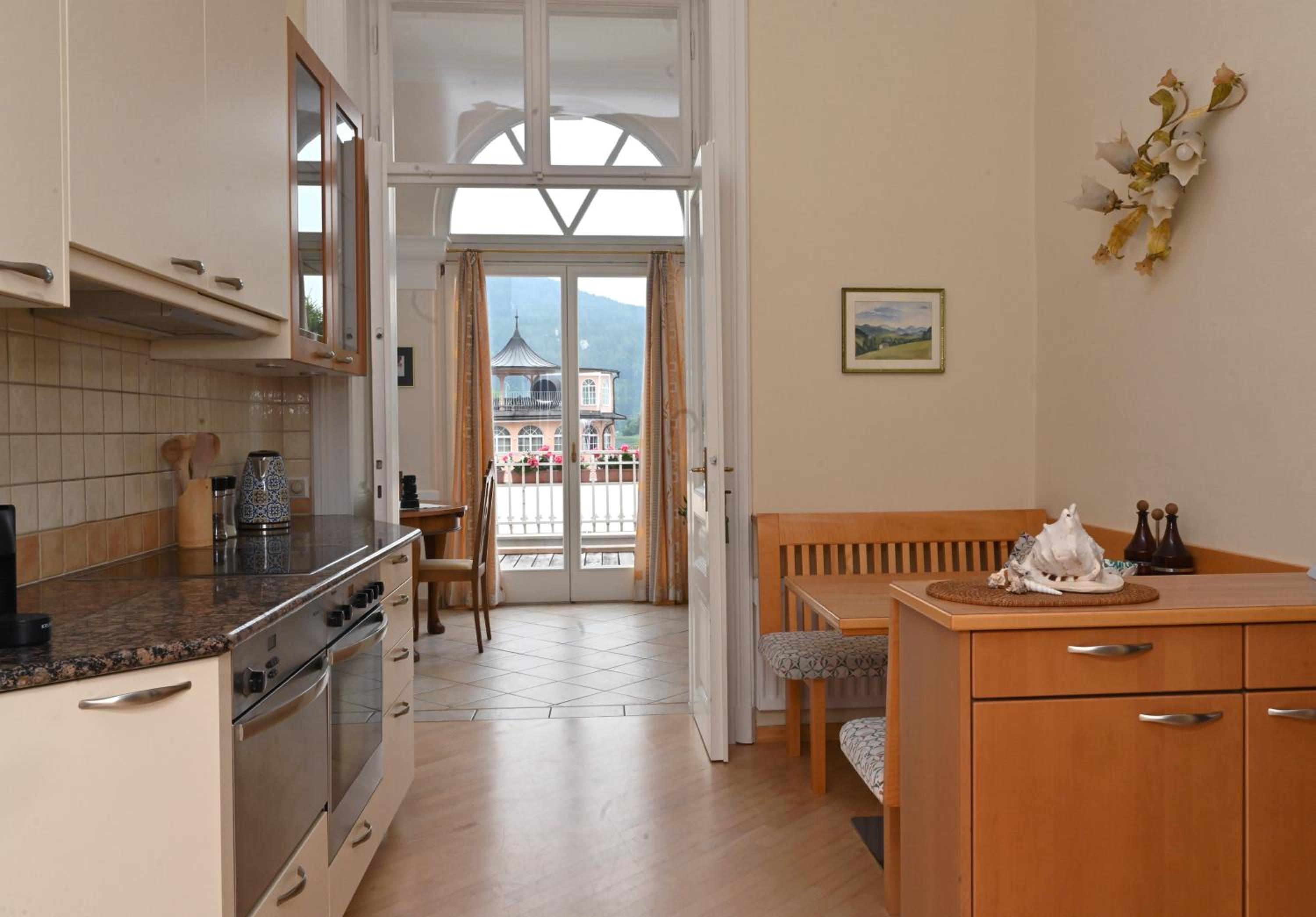 One-Bedroom Apartment with Terrace - Photo 4