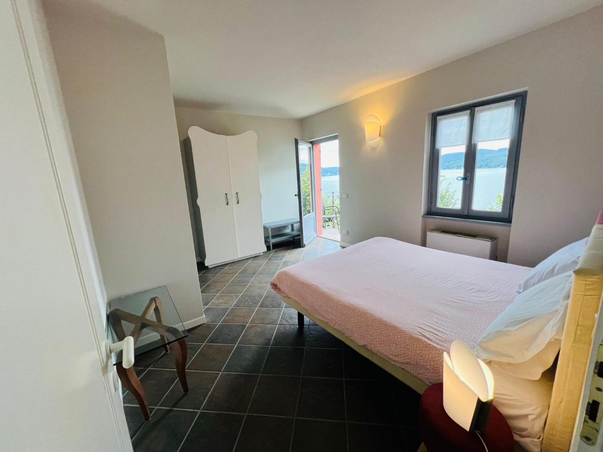 Apartment with Lake View - Photo 1
