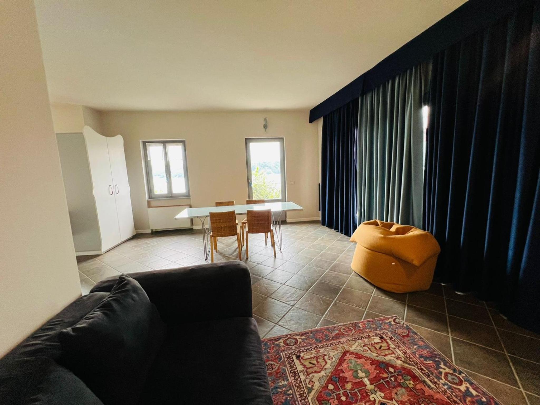 Apartment with Lake View - Photo 4