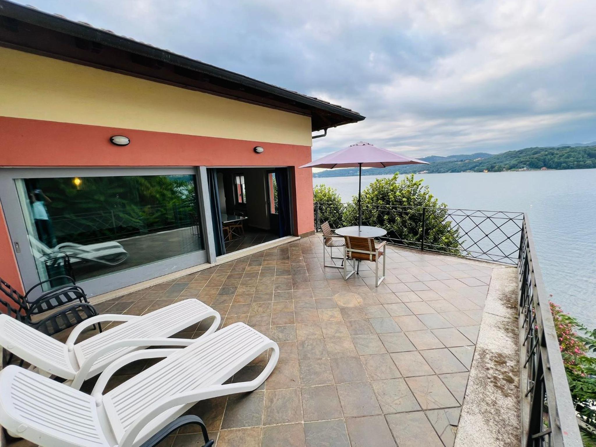 Apartment with Lake View - Photo 6