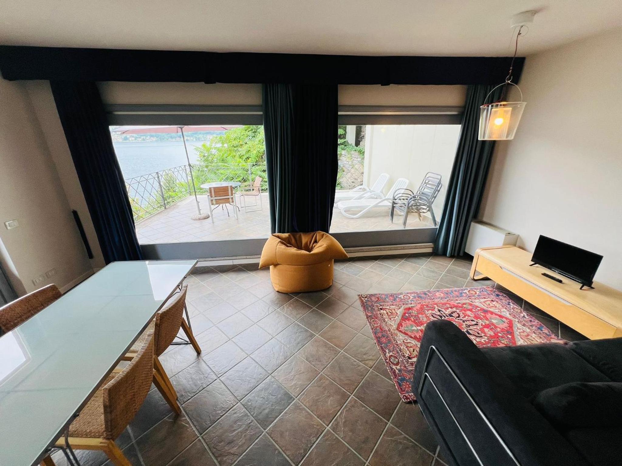 Apartment with Lake View - Photo 8