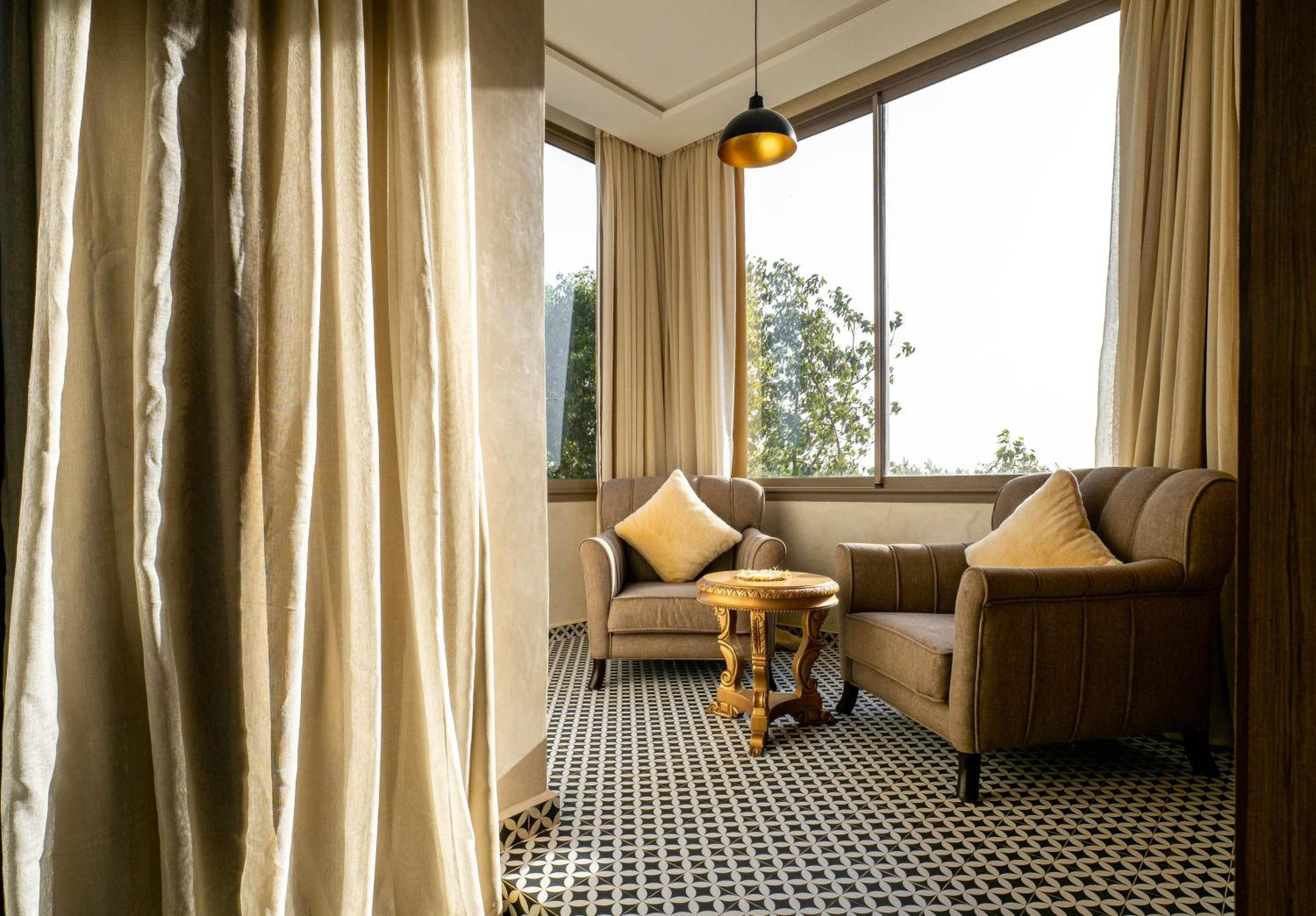 Deluxe Junior Suite - Photo 2