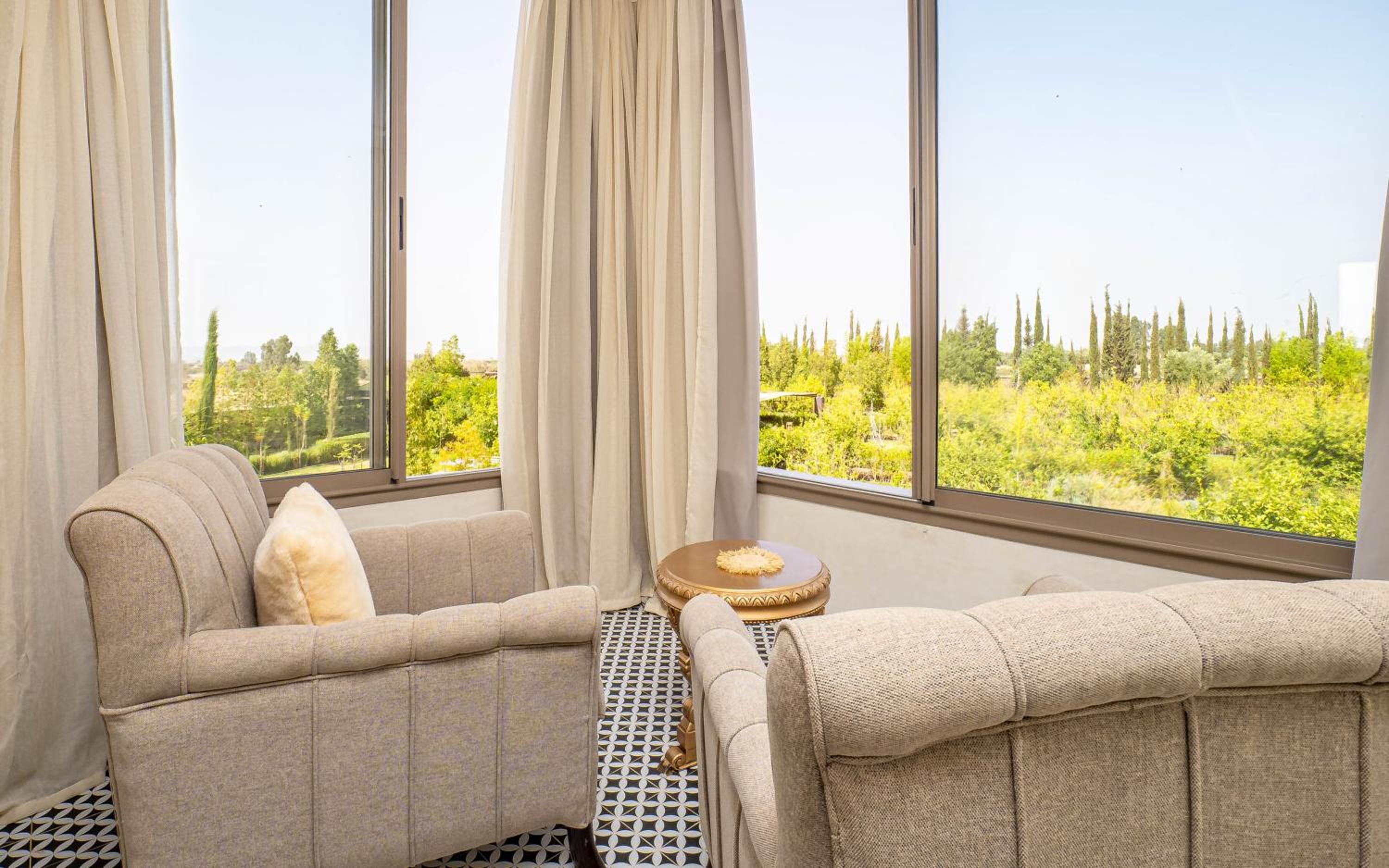 Deluxe Junior Suite - Photo 4