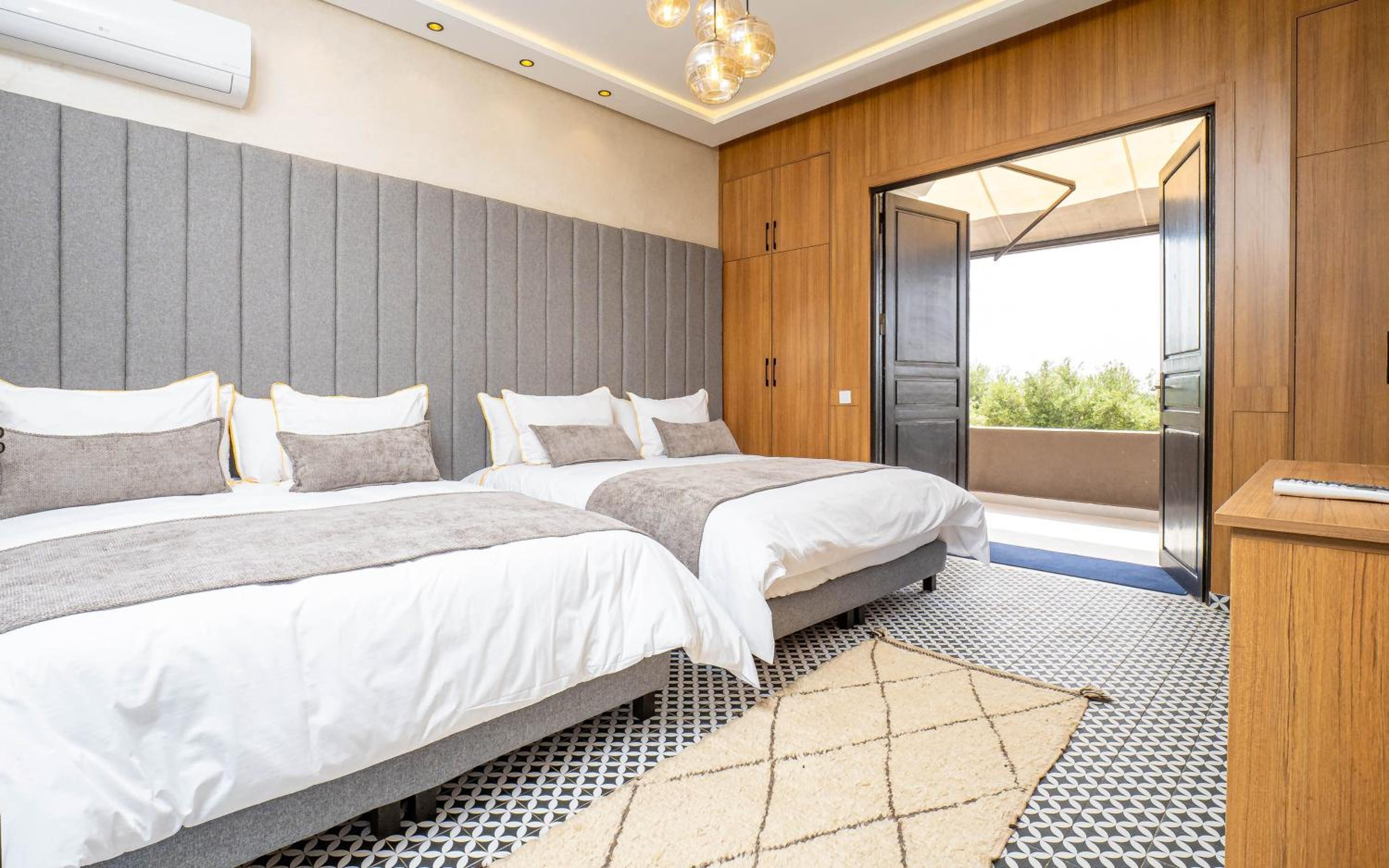 Deluxe Junior Suite - Photo 26