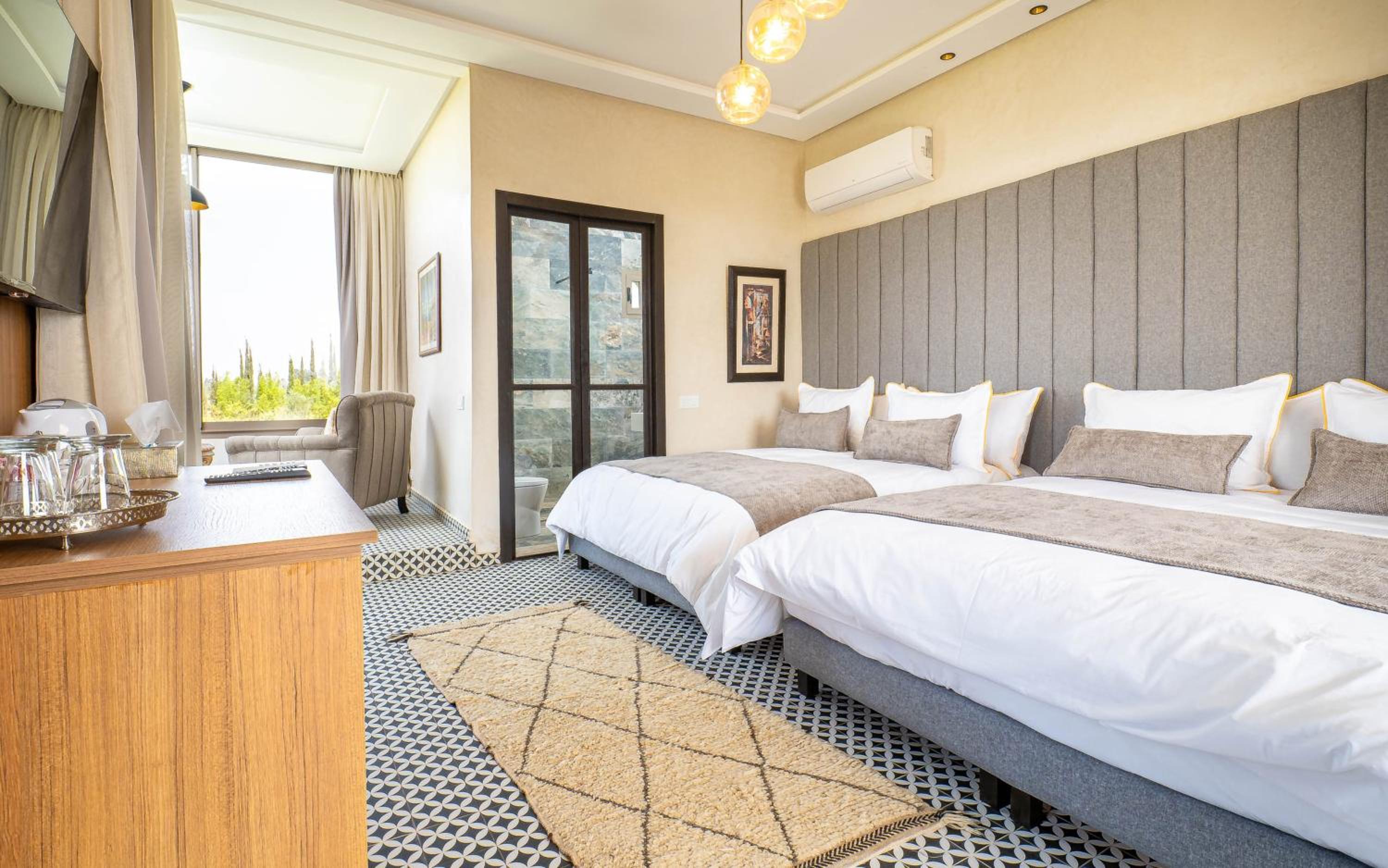 Deluxe Junior Suite - Photo 1