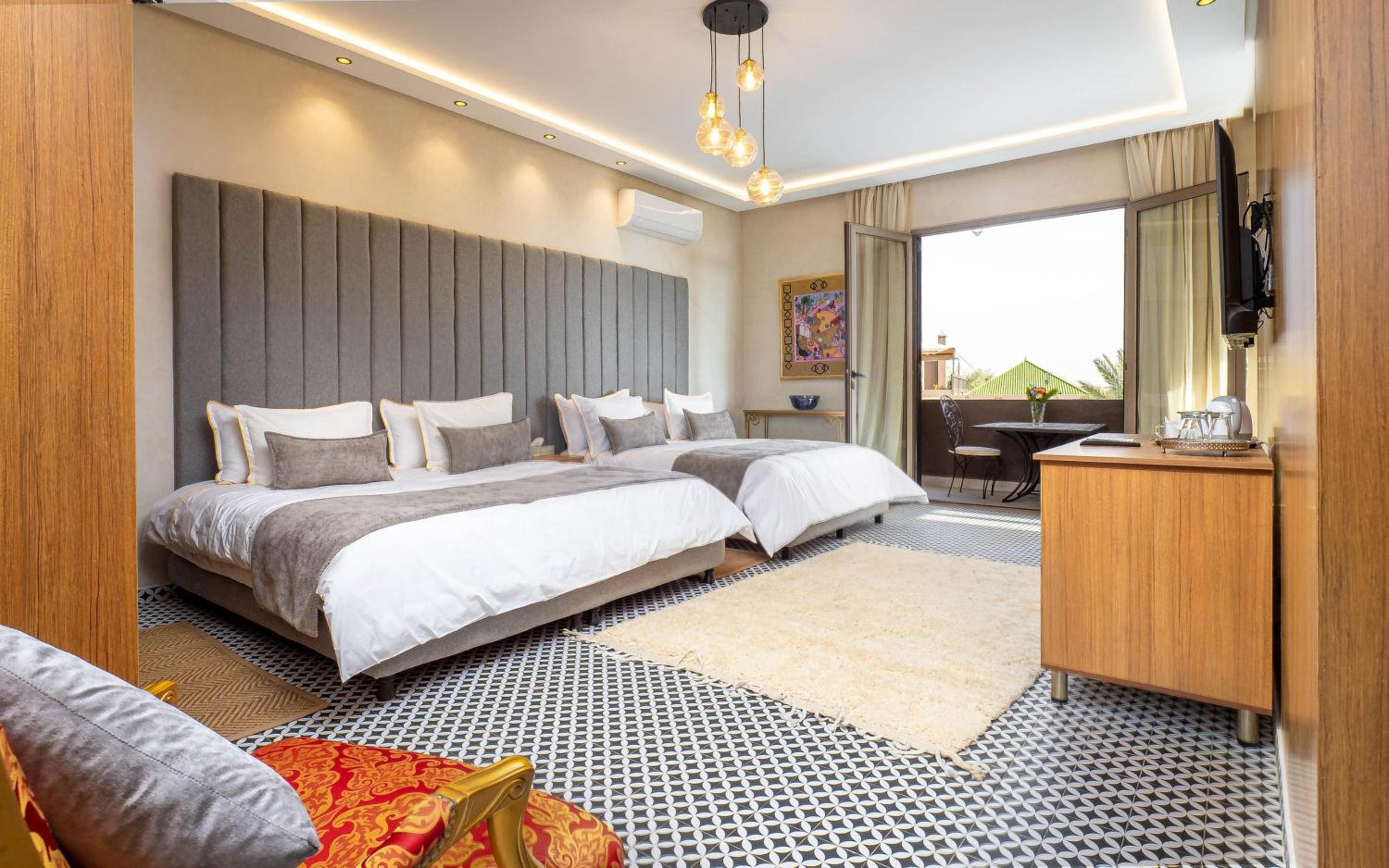 Deluxe Junior Suite - Photo 15
