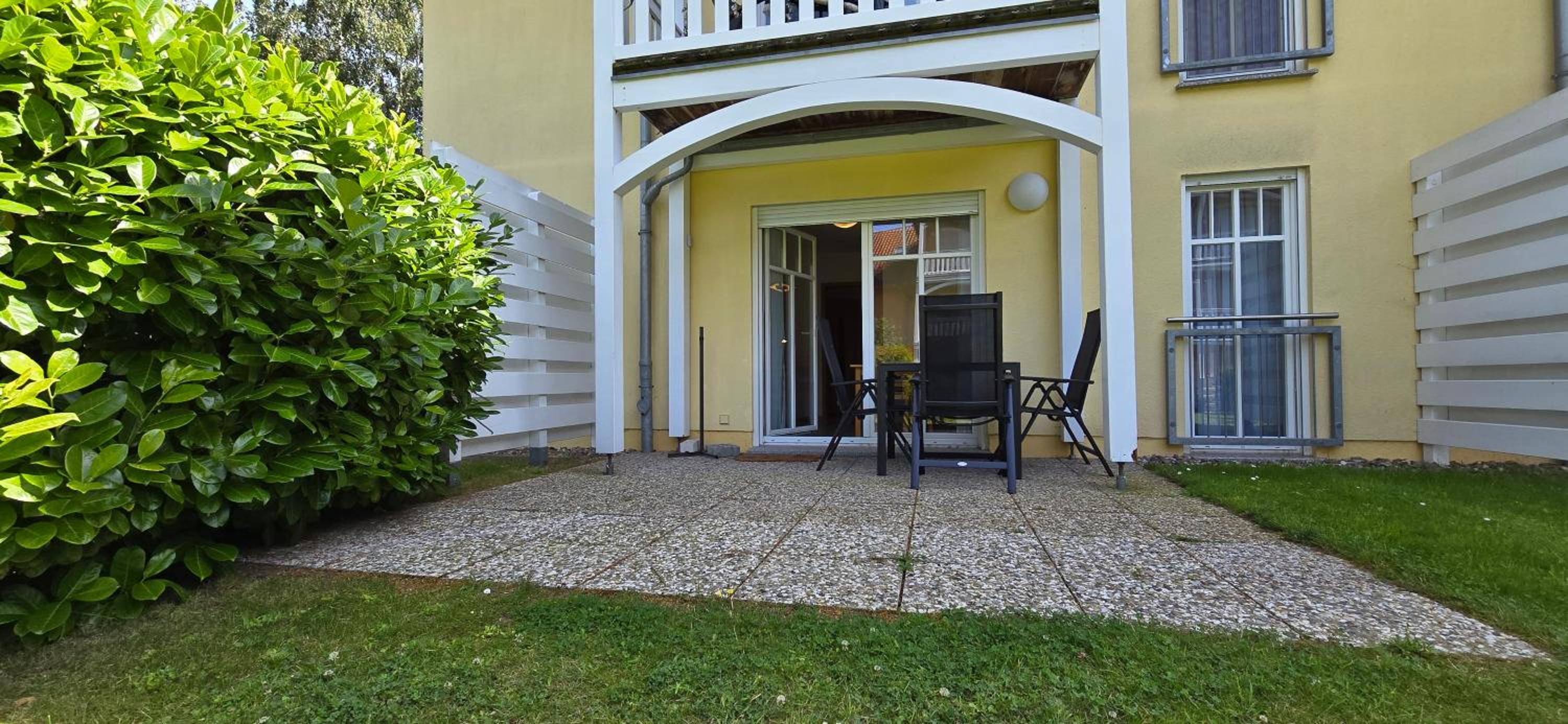 Apartment with Terrace photo 3
