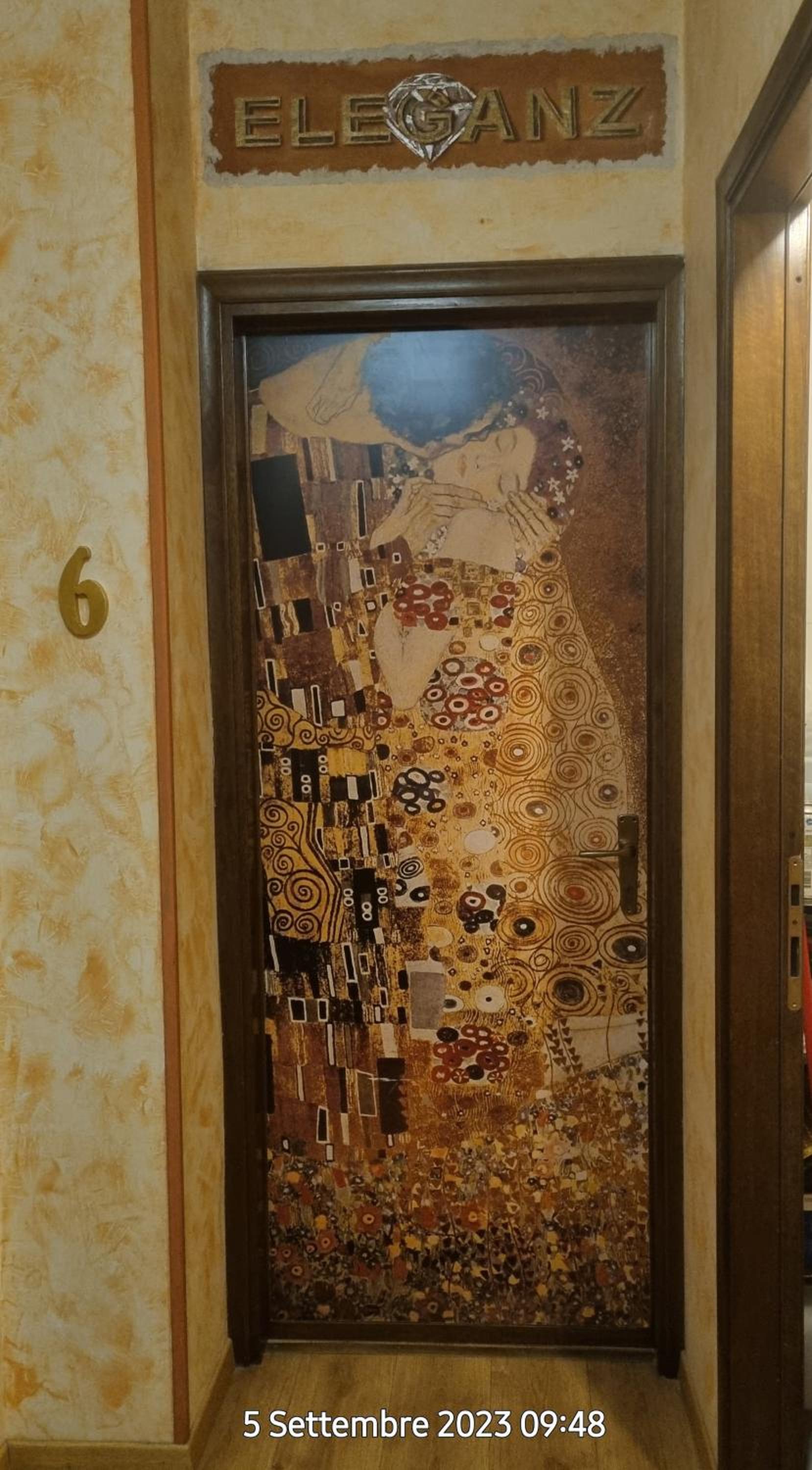 Deluxe Room (2 Adults + 1 Child) photo 2
