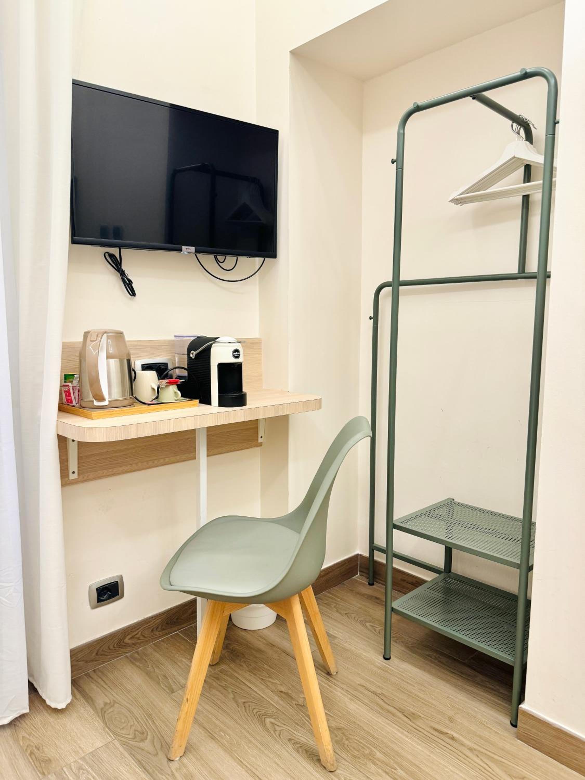 Single Room photo 2