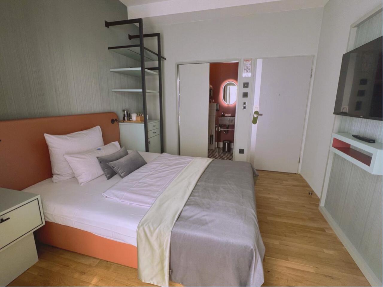 Budget Double Room photo 3