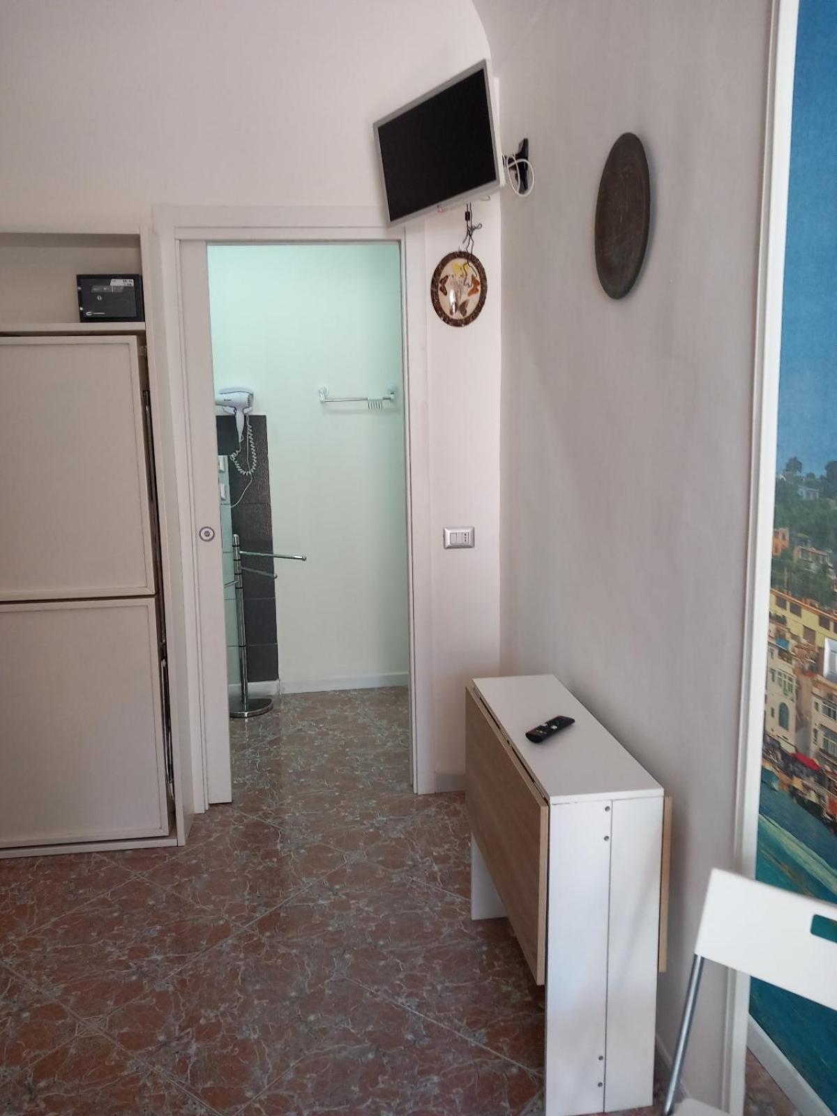 One-Bedroom Deluxe Apartment