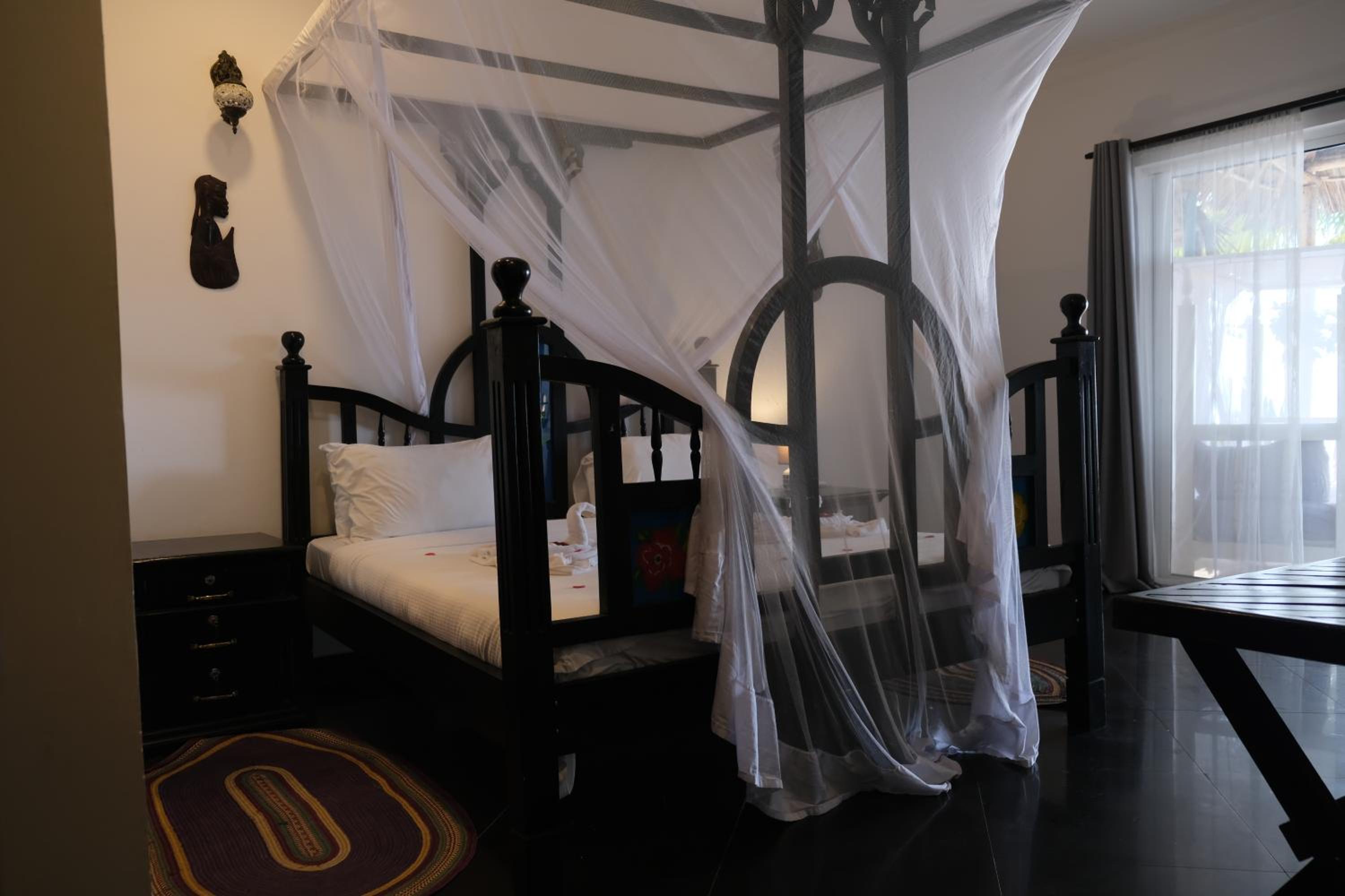 One-Bedroom Suite with Sea View - Photo 16