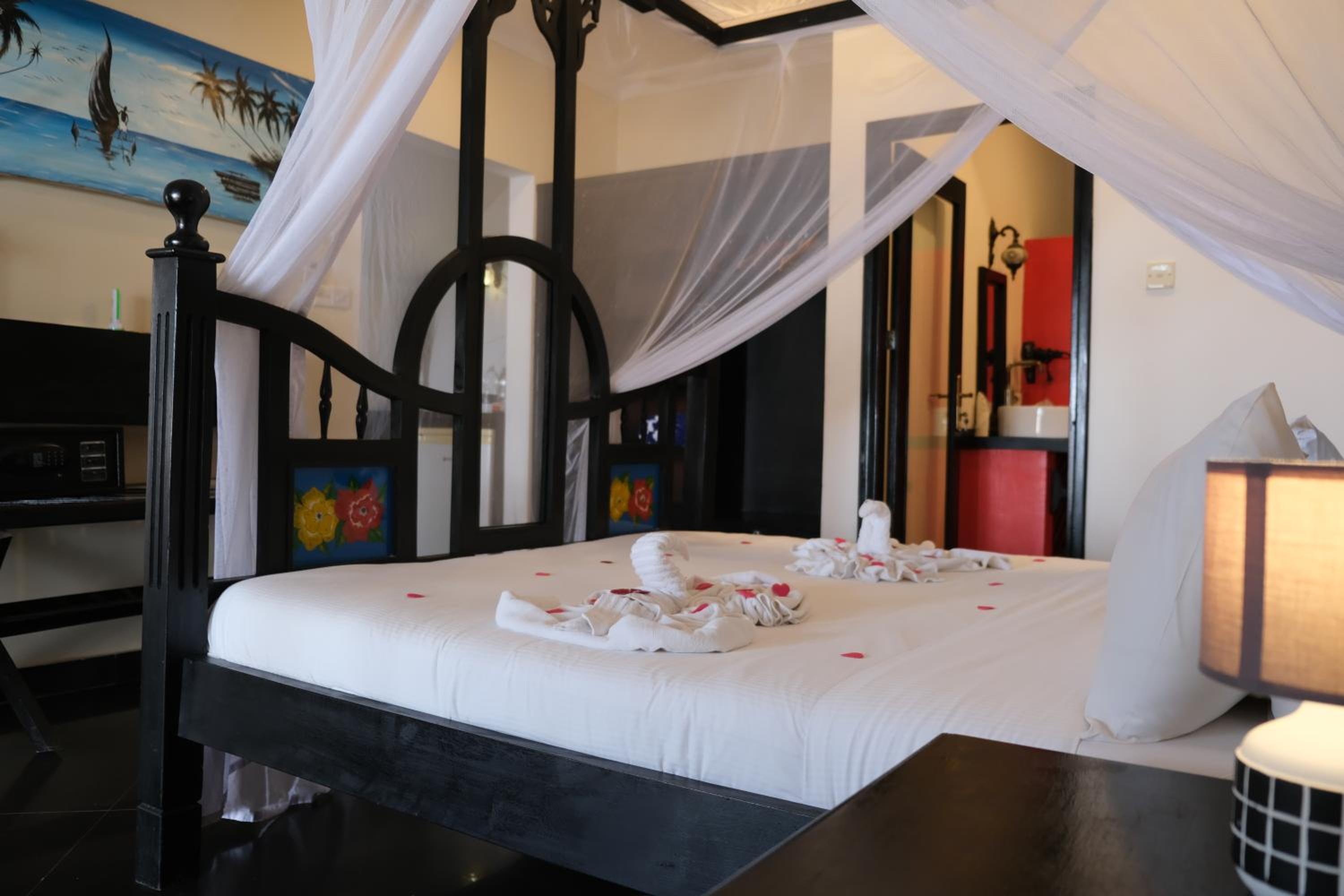 One-Bedroom Suite with Sea View - Photo 13