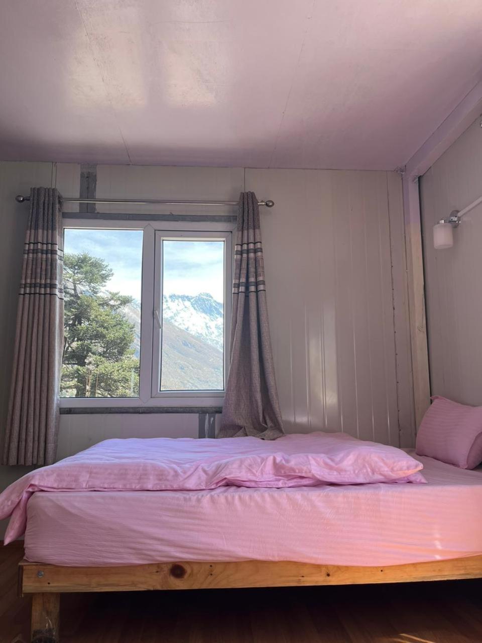 Twin Room With Private Bathroom photo 2
