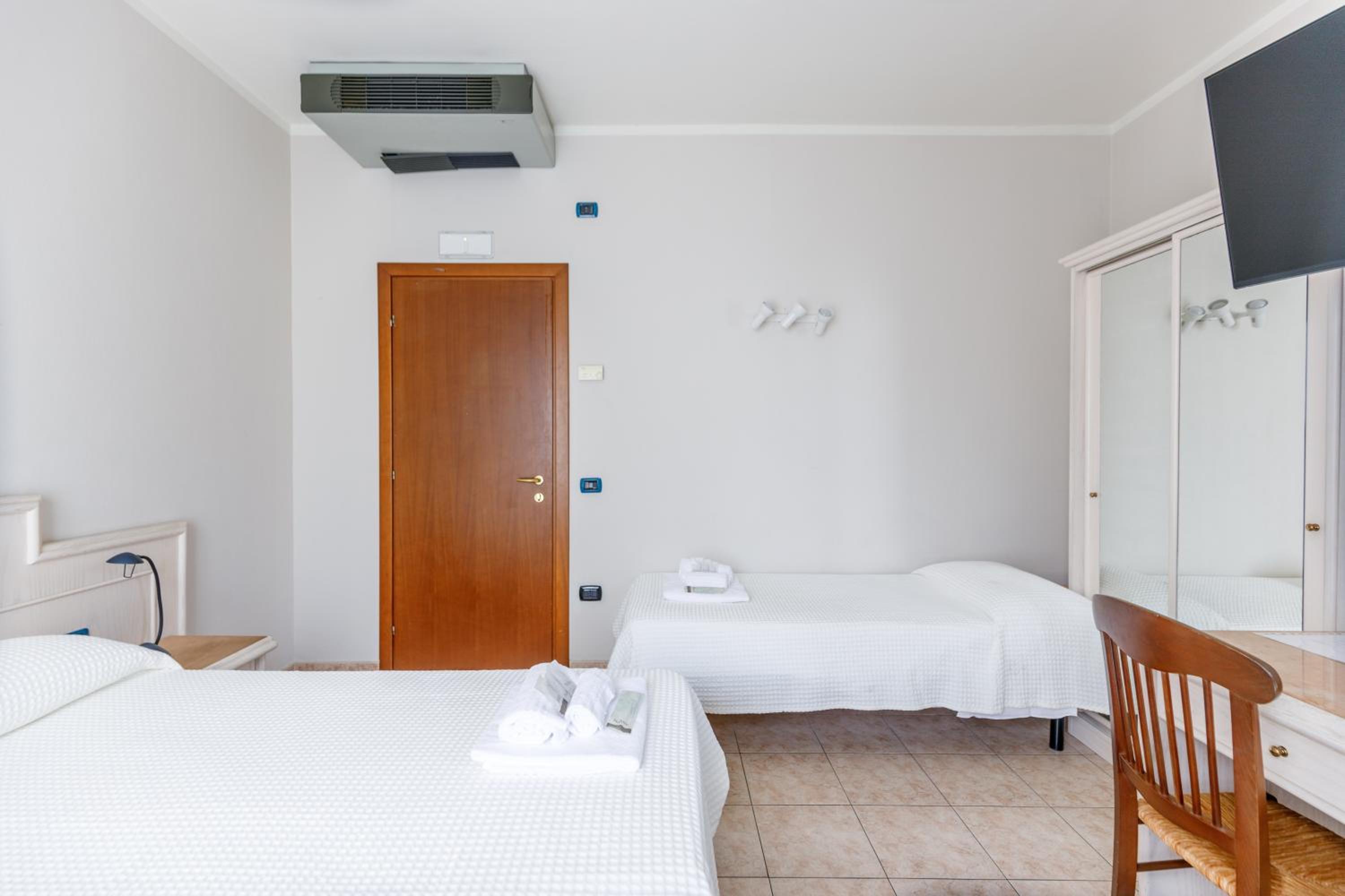 Triple Room - Photo 1