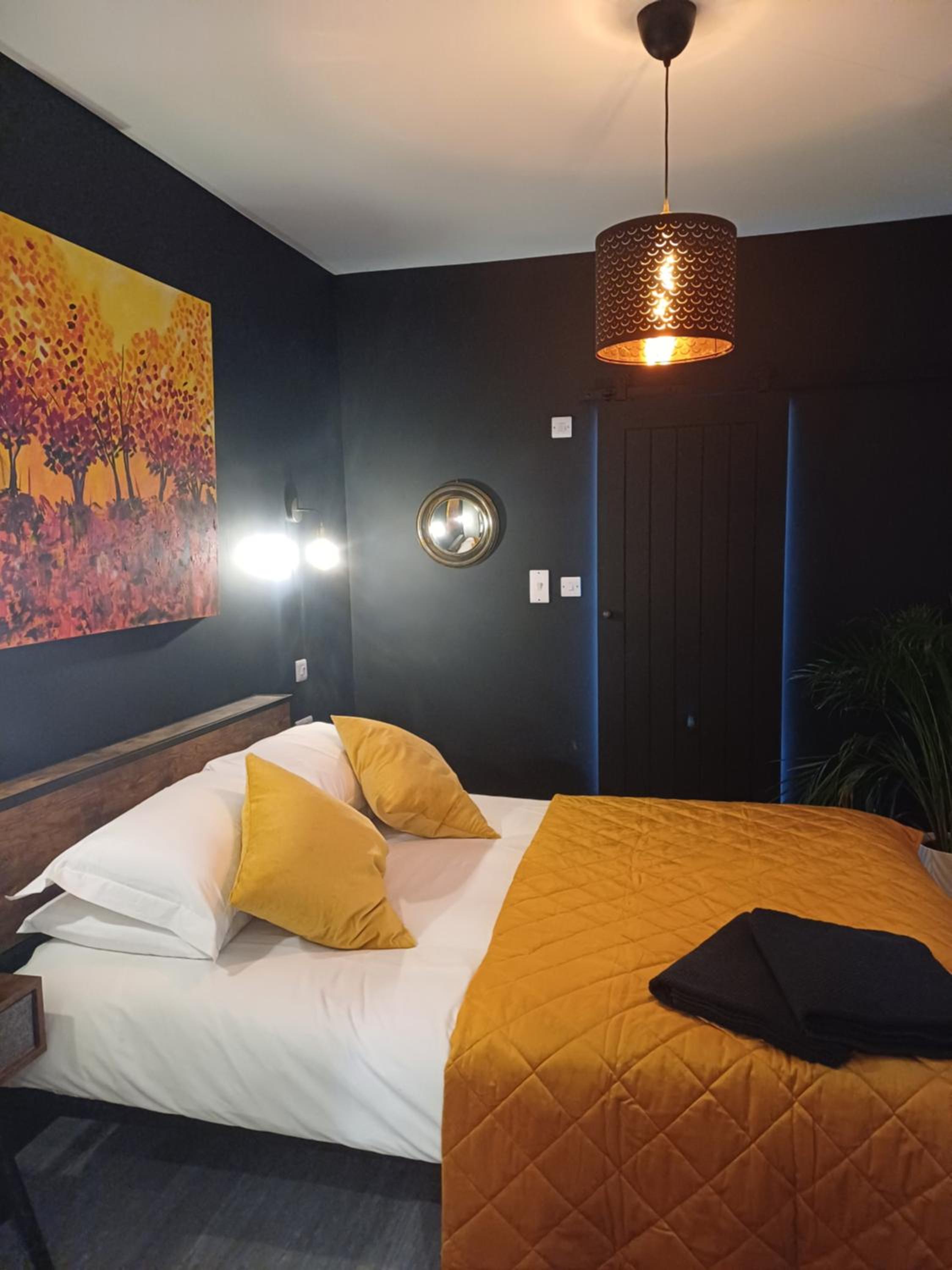 Deluxe King Suite