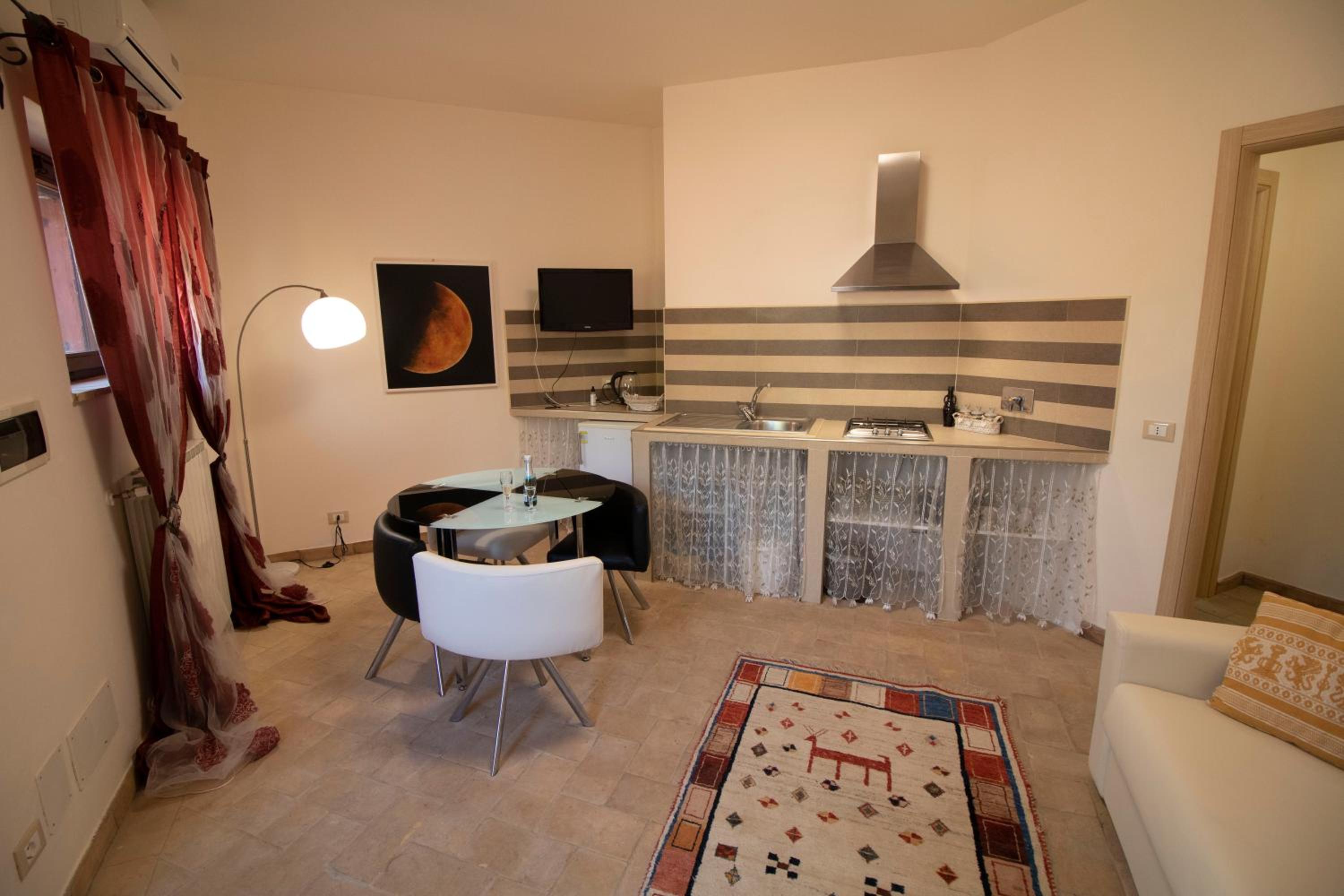 One-Bedroom Apartment with Garden View photo 3
