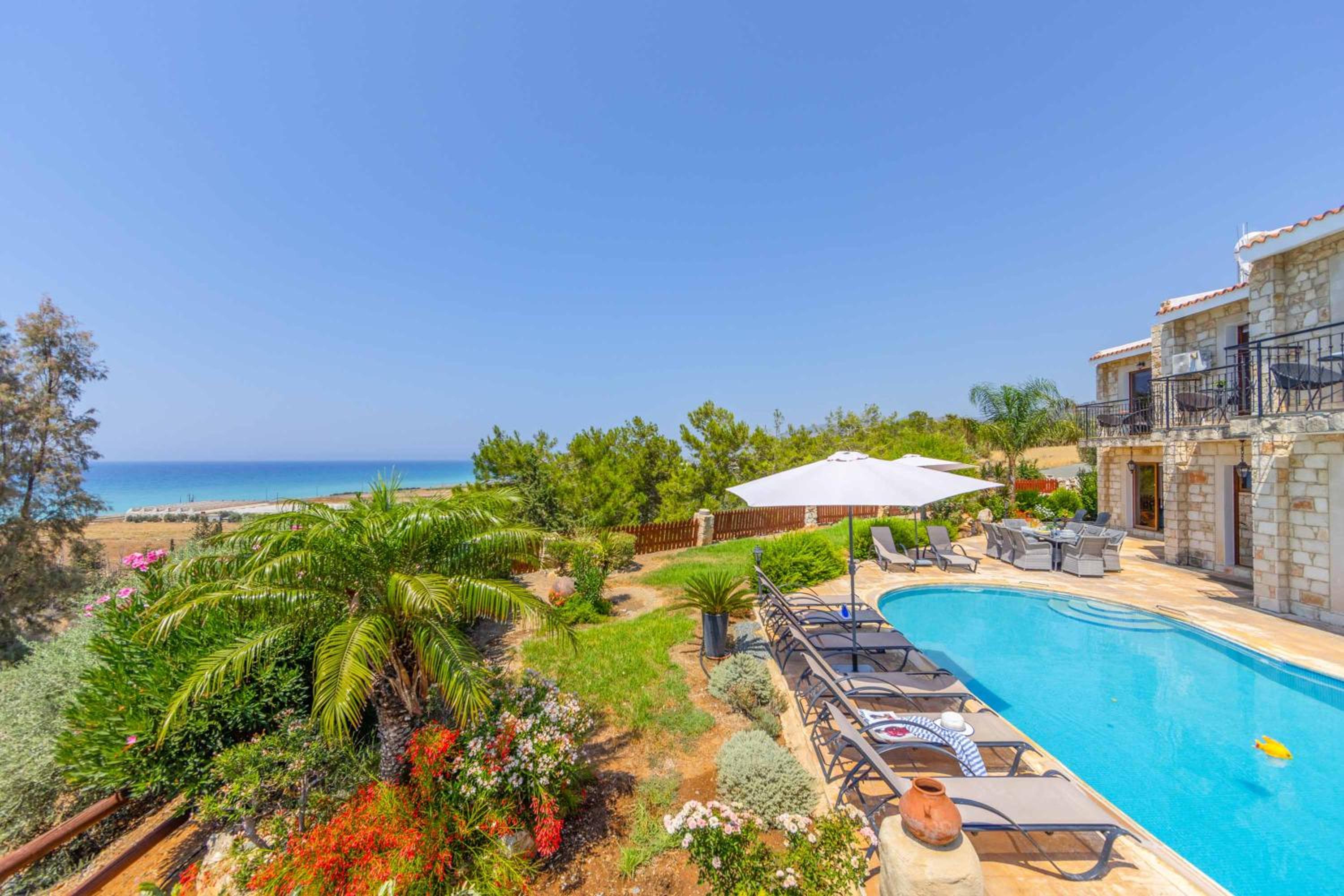 Villa photo 1