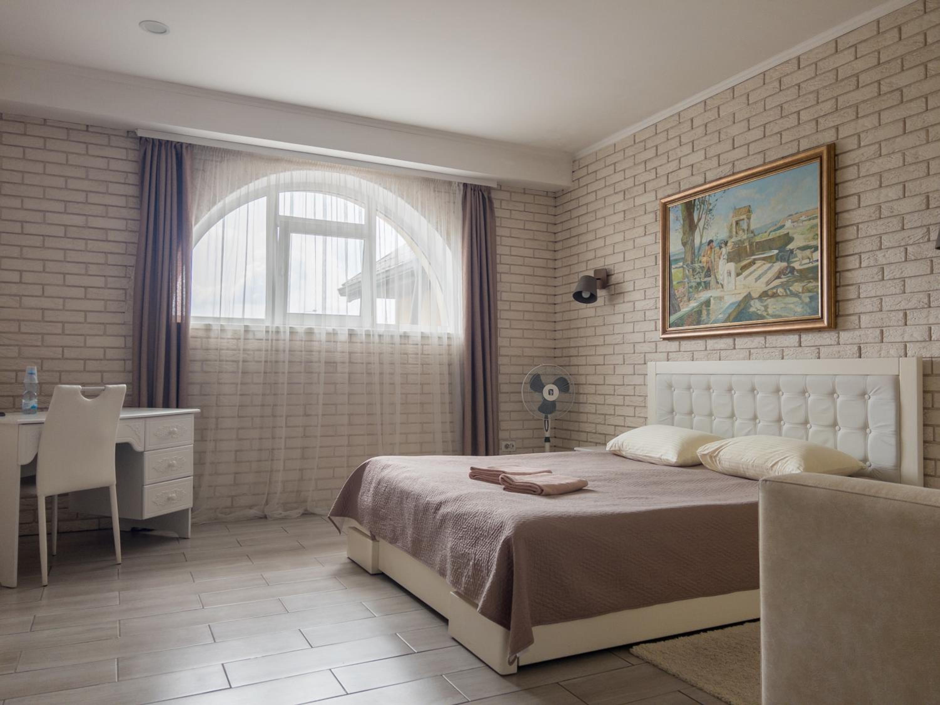 Large Double Room