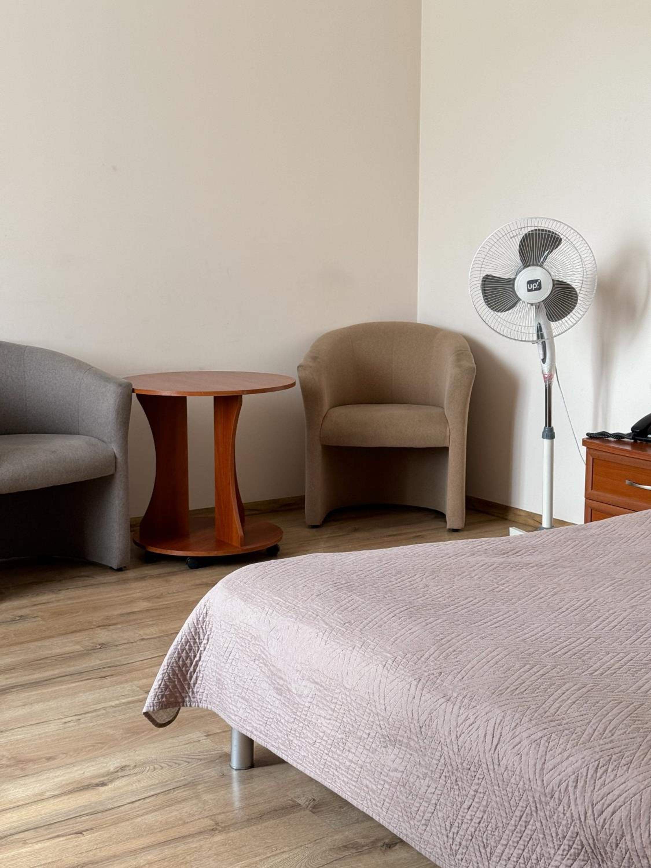 Large Double Room photo 3