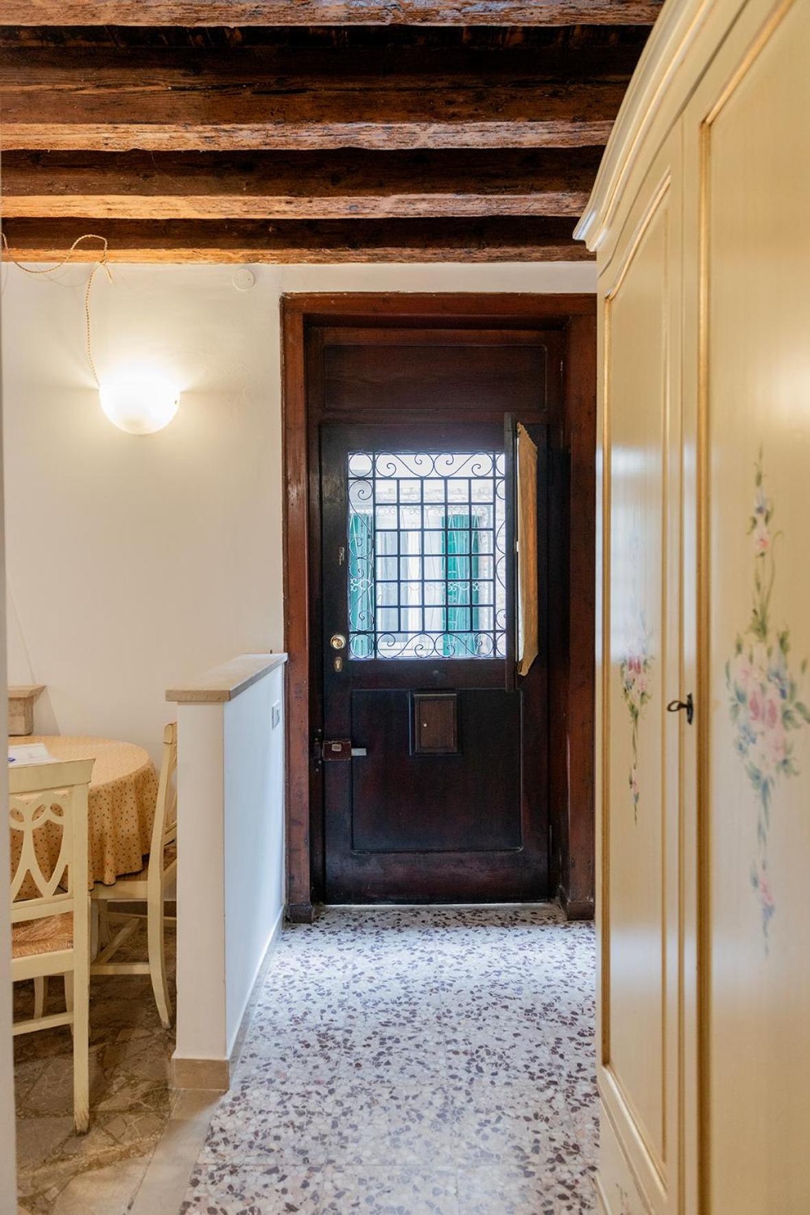 Apartment - Ground Floor photo 2
