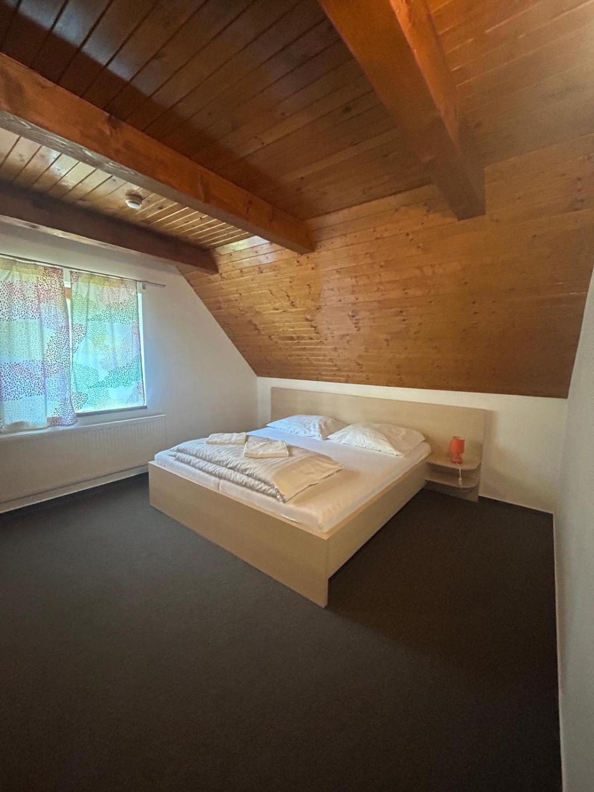 One-Bedroom Apartment - Photo 1