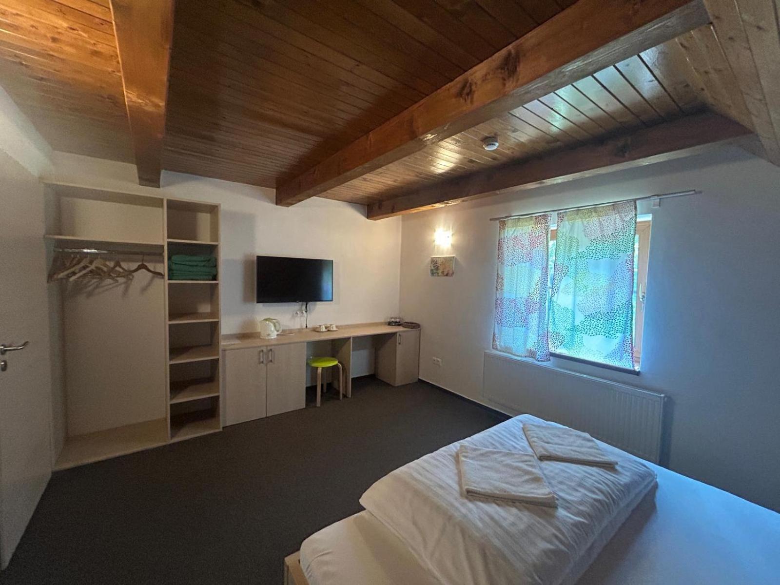 One-Bedroom Apartment - Photo 5