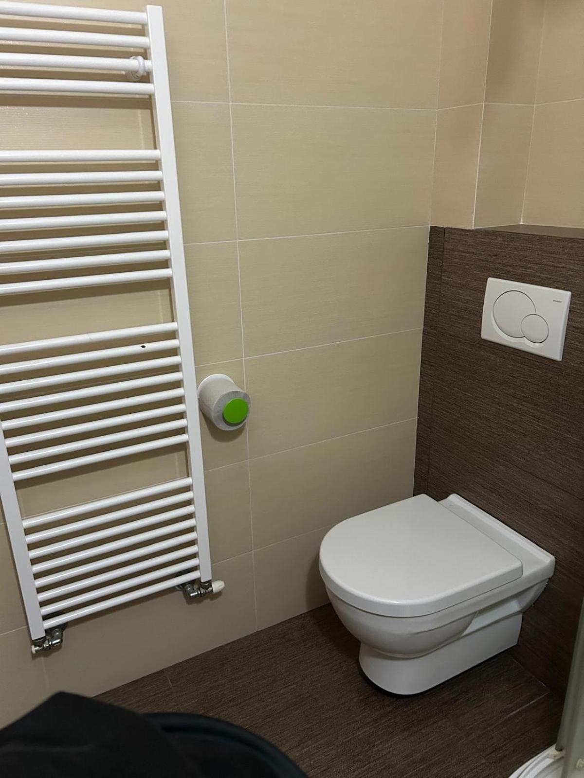 Double Room - Photo 11