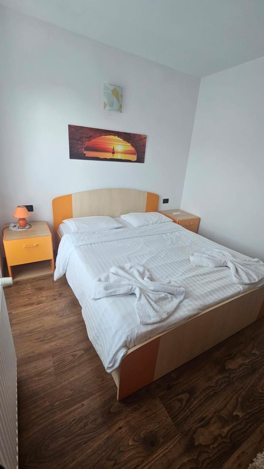 Double Room - Photo 3