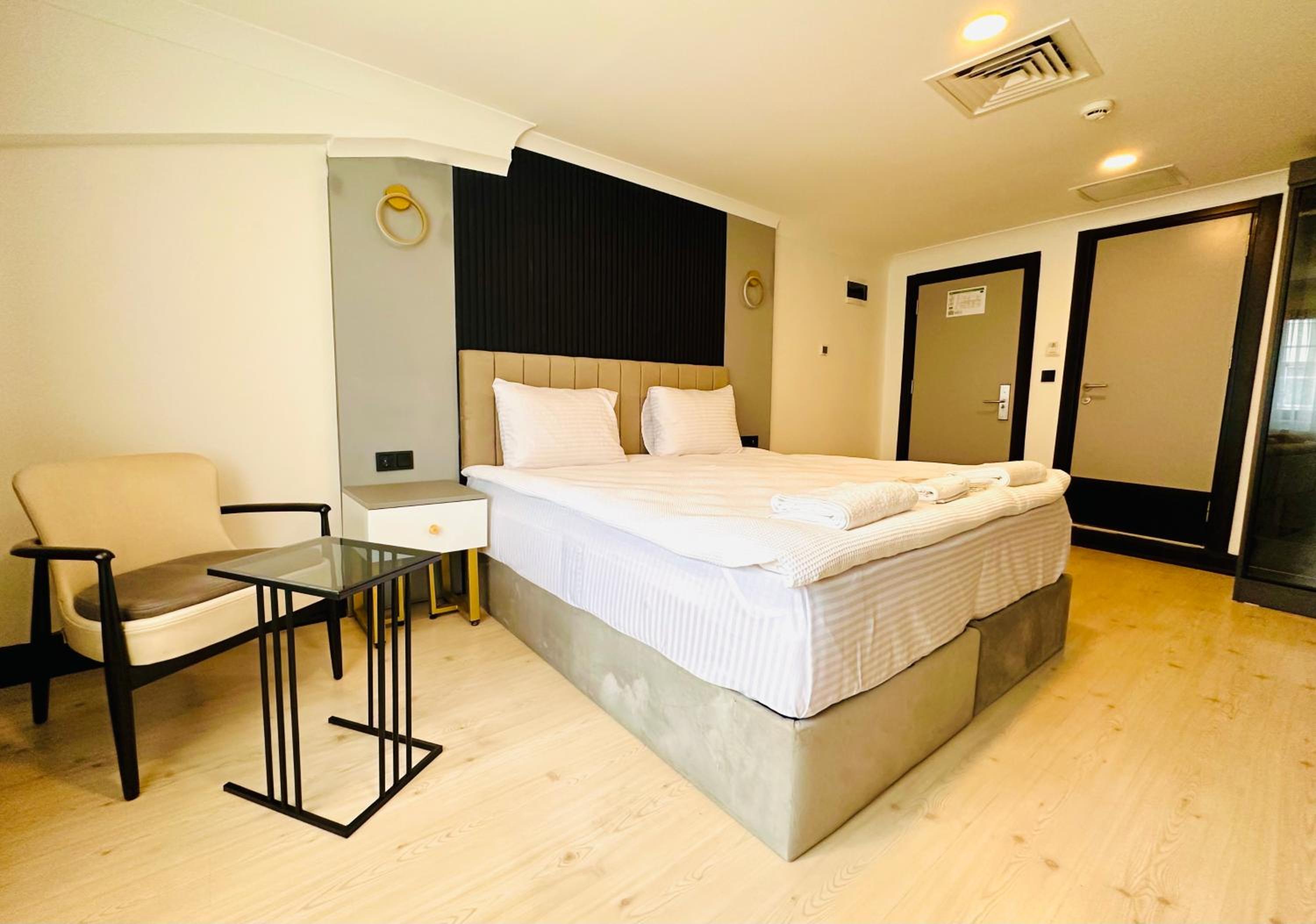 Double Room - Photo 4